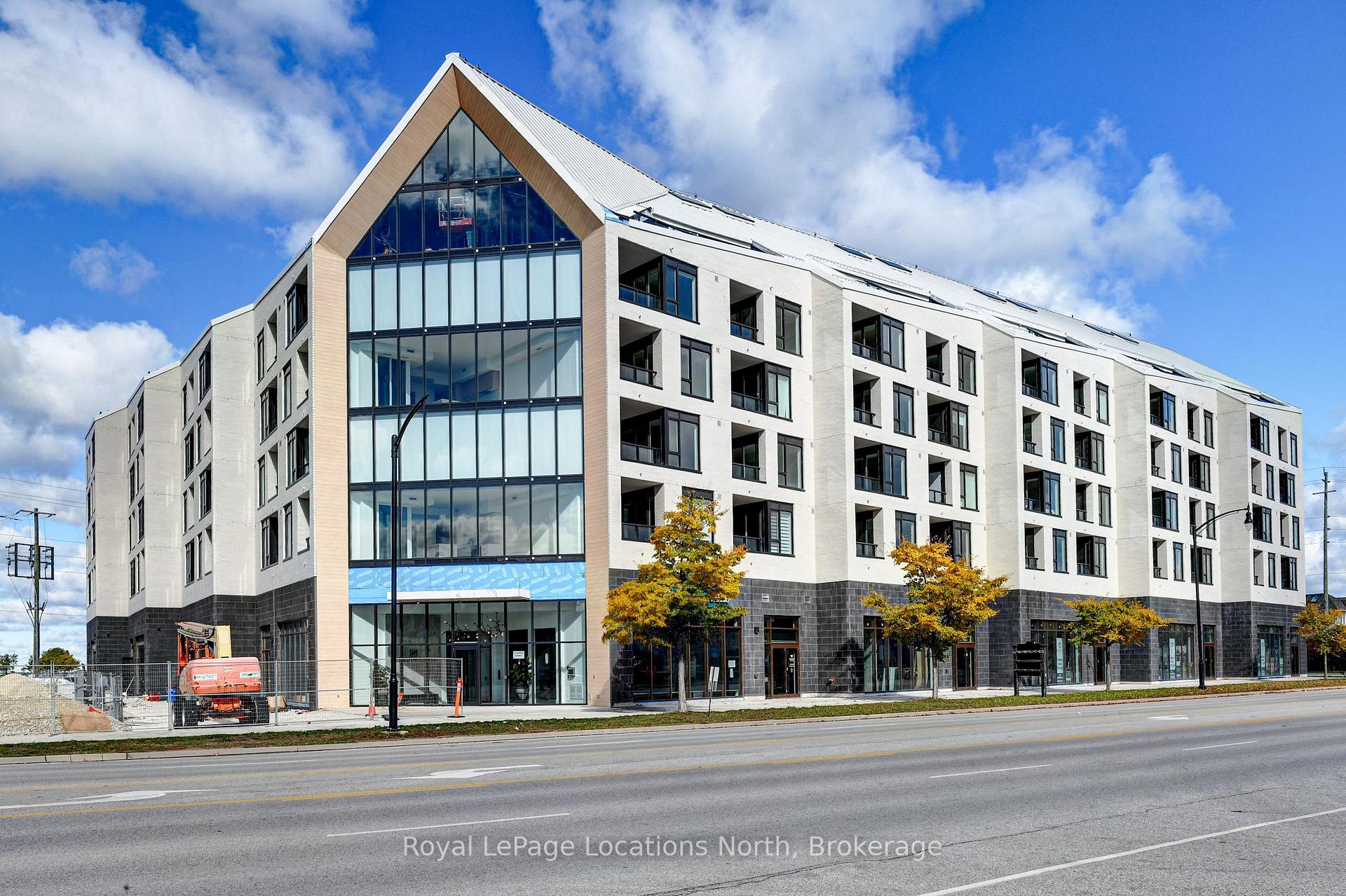 Front of Unit 407, 31 Huron Street