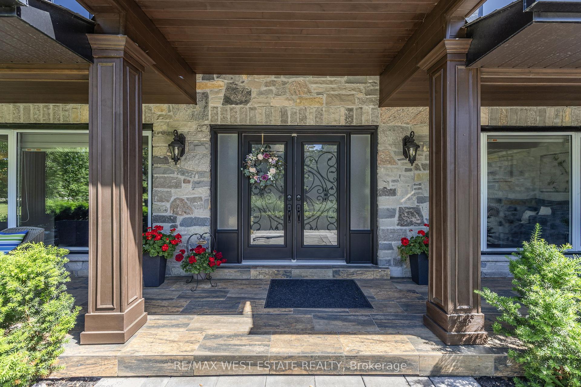 Photo 39 of 9 Walton Drive, Caledon, Palgrave — HOMEH