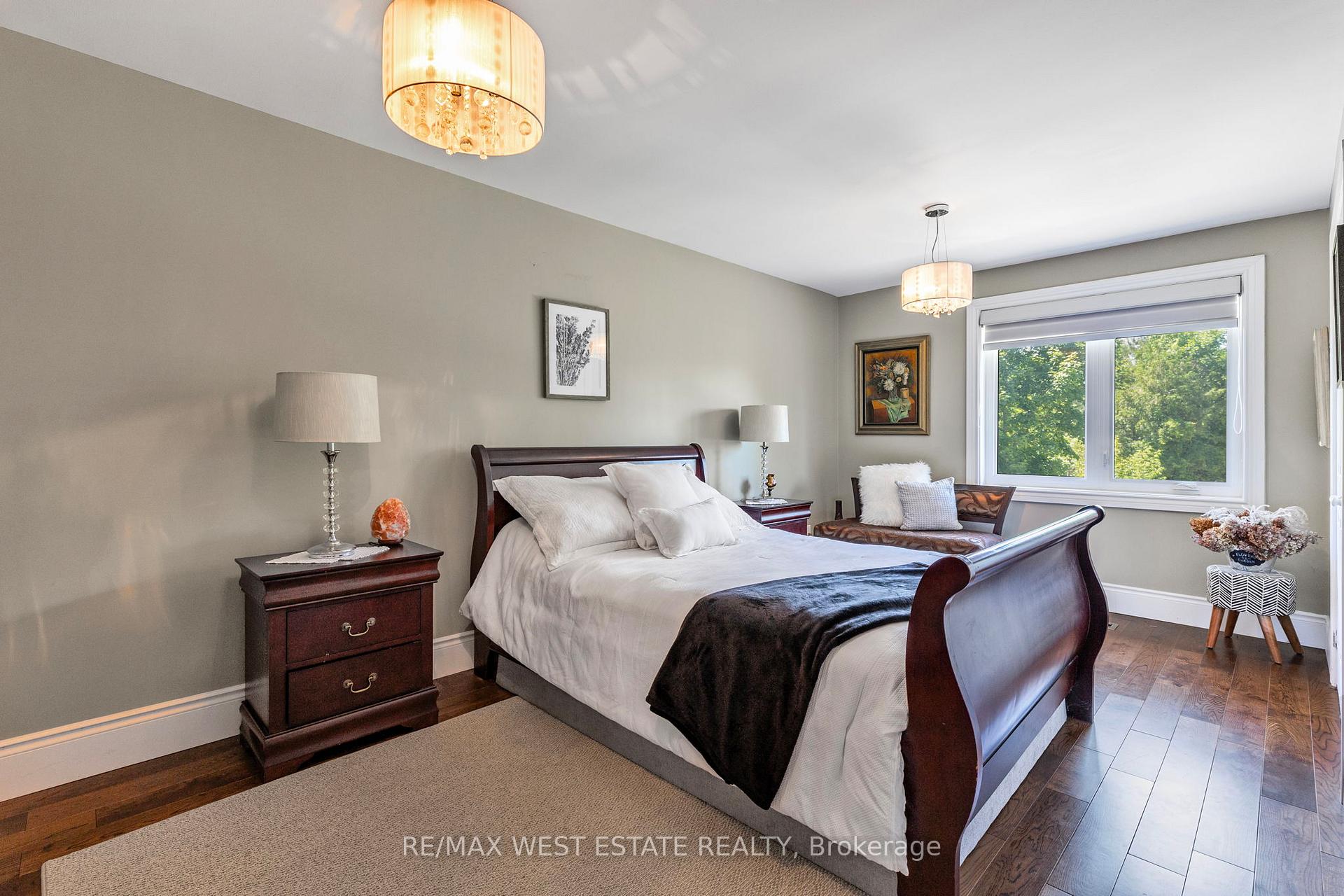 Photo 7 of 9 Walton Drive, Caledon, Palgrave — HOMEH