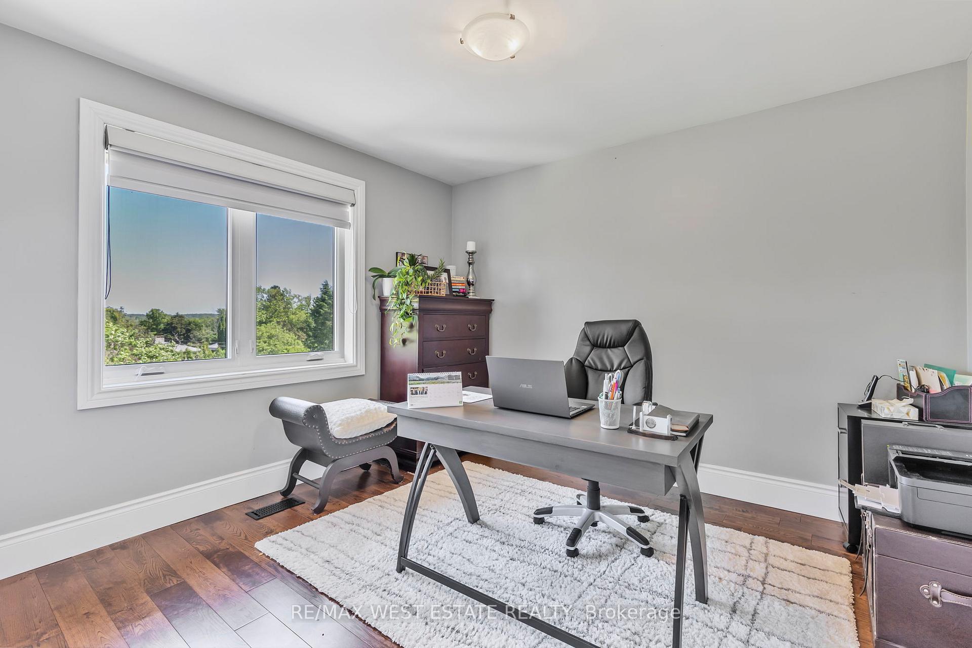 Photo 12 of 9 Walton Drive, Caledon, Palgrave — HOMEH