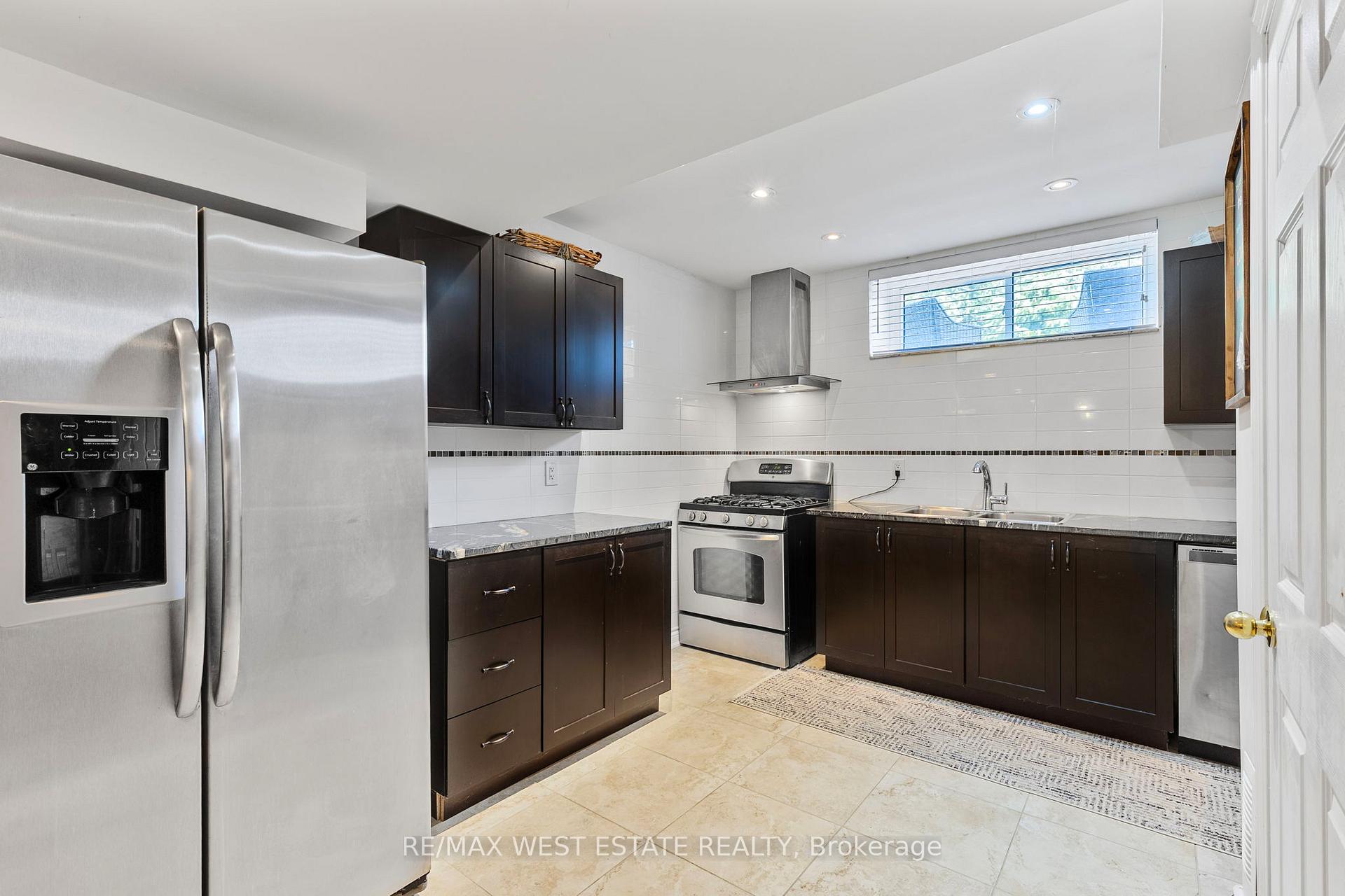Photo 33 of 9 Walton Drive, Caledon, Palgrave — HOMEH