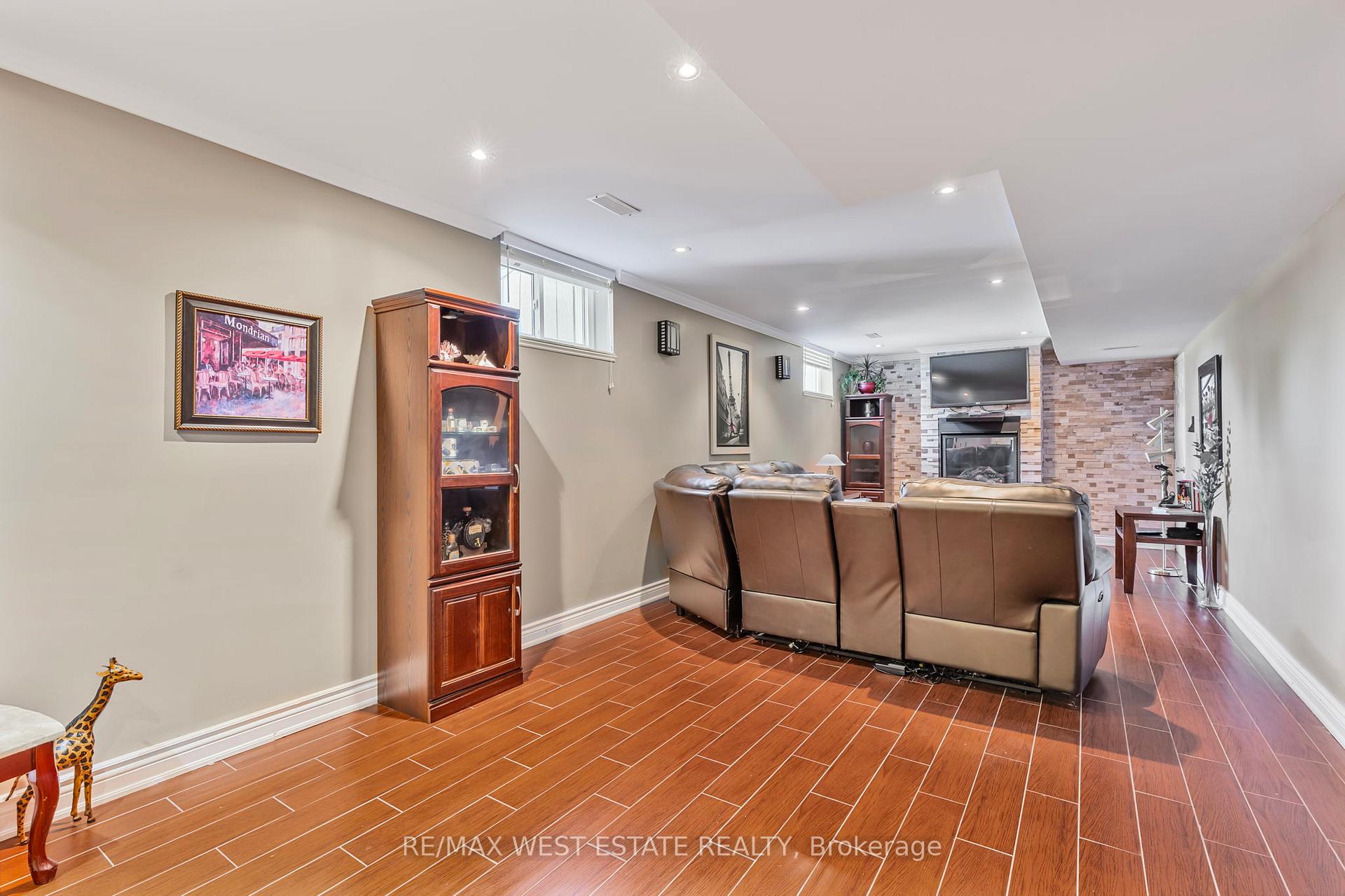 Photo 42 of 9 Walton Drive, Caledon, Palgrave — HOMEH