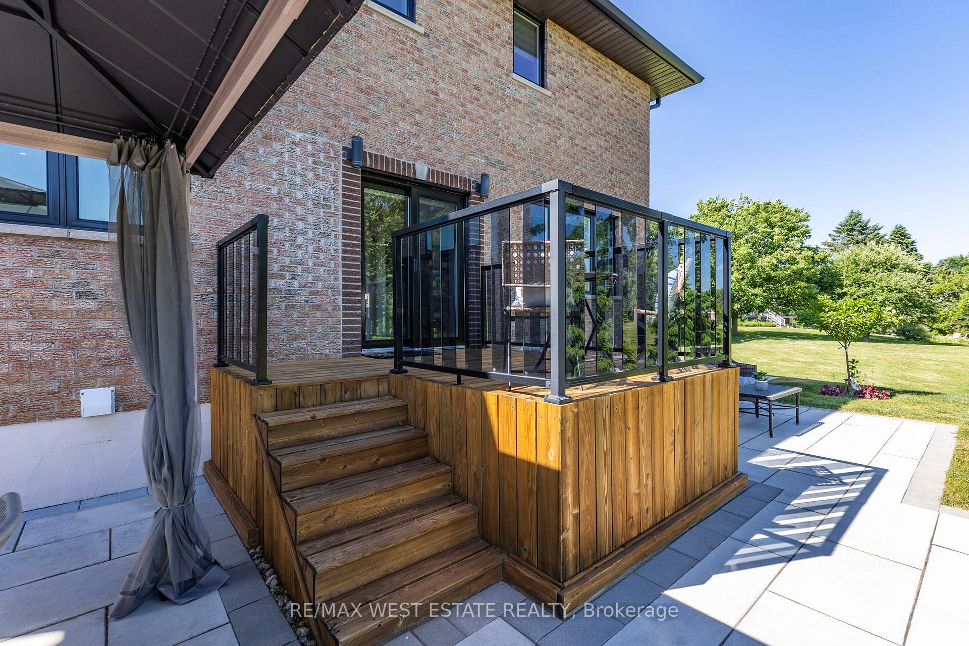 Photo 21 of 9 Walton Drive, Caledon, Palgrave — HOMEH