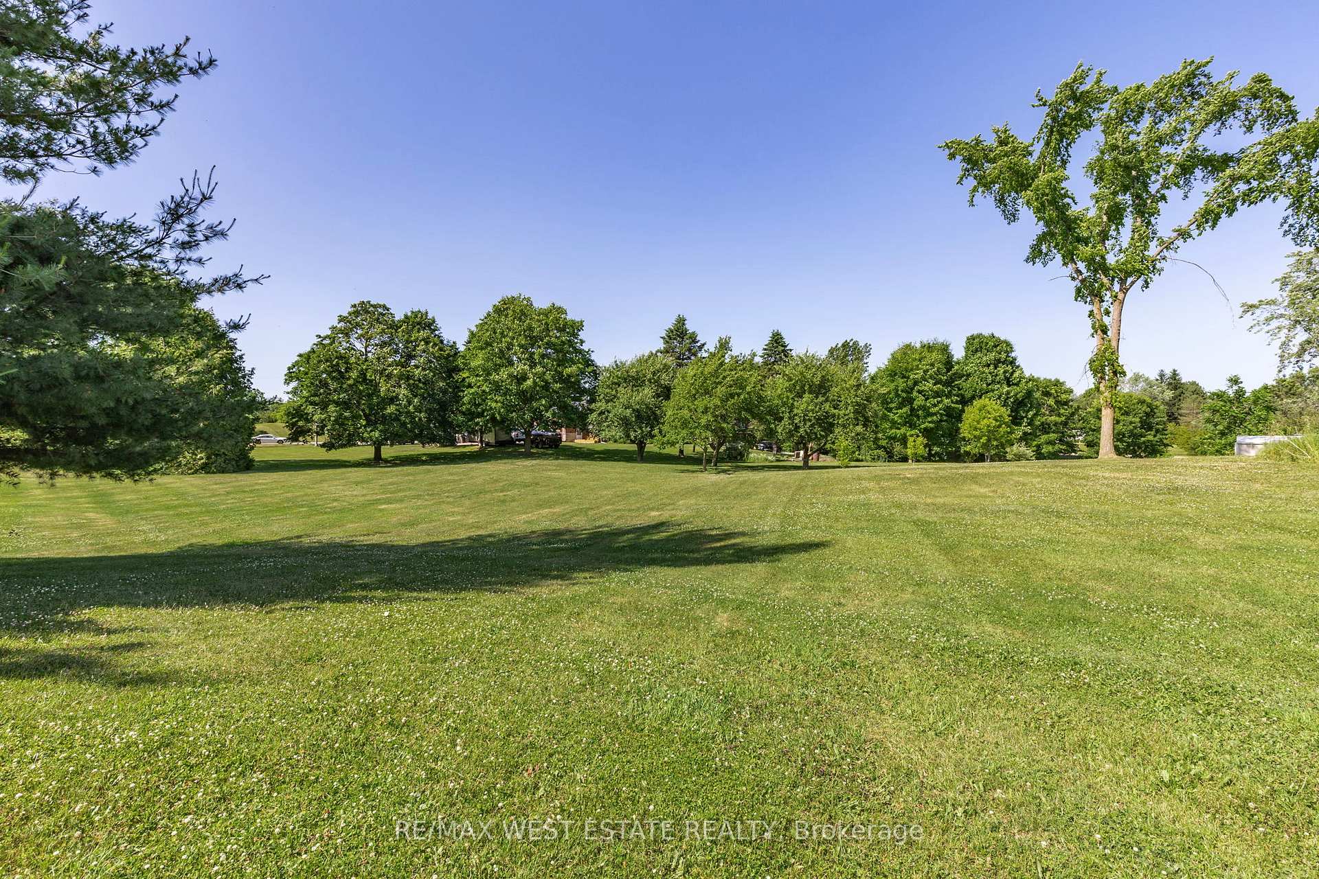 Photo 31 of 9 Walton Drive, Caledon, Palgrave — HOMEH