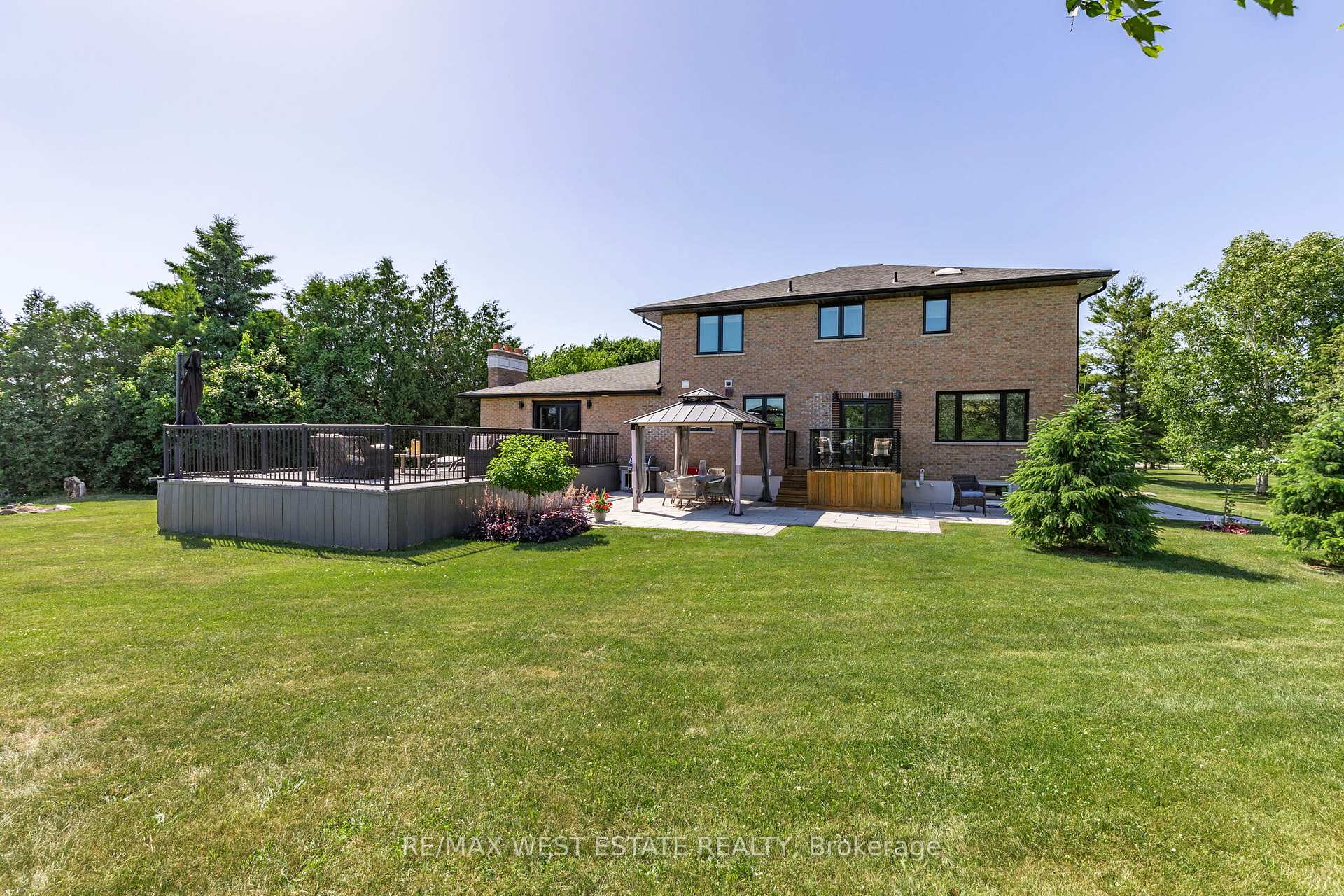 Photo 45 of 9 Walton Drive, Caledon, Palgrave — HOMEH