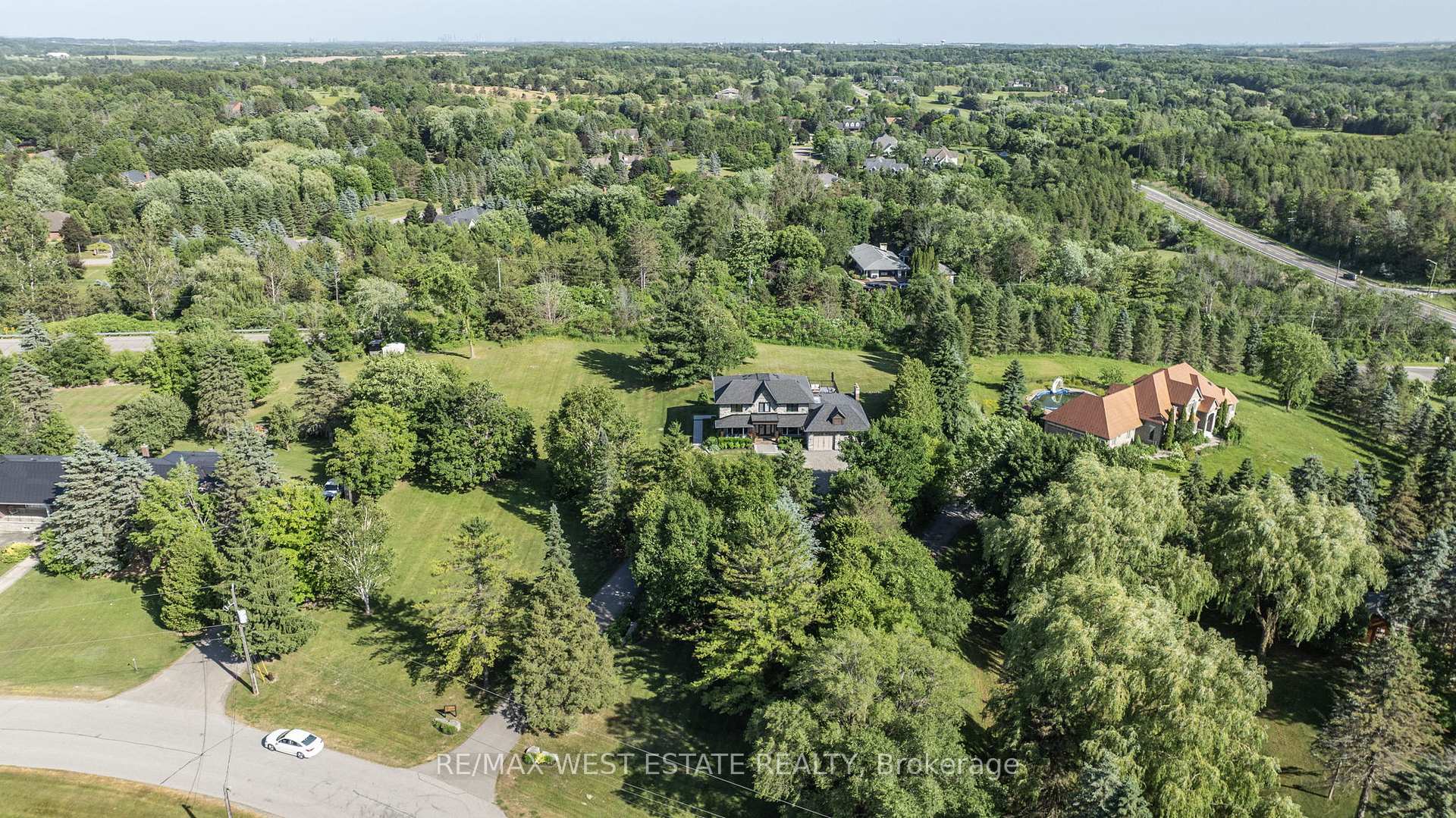 Photo 28 of 9 Walton Drive, Caledon, Palgrave — HOMEH