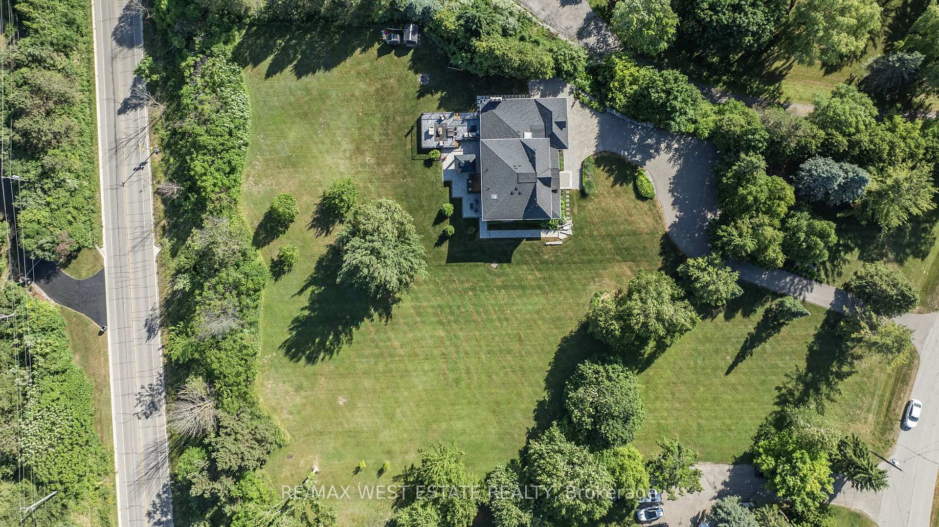 Photo 37 of 9 Walton Drive, Caledon, Palgrave — HOMEH