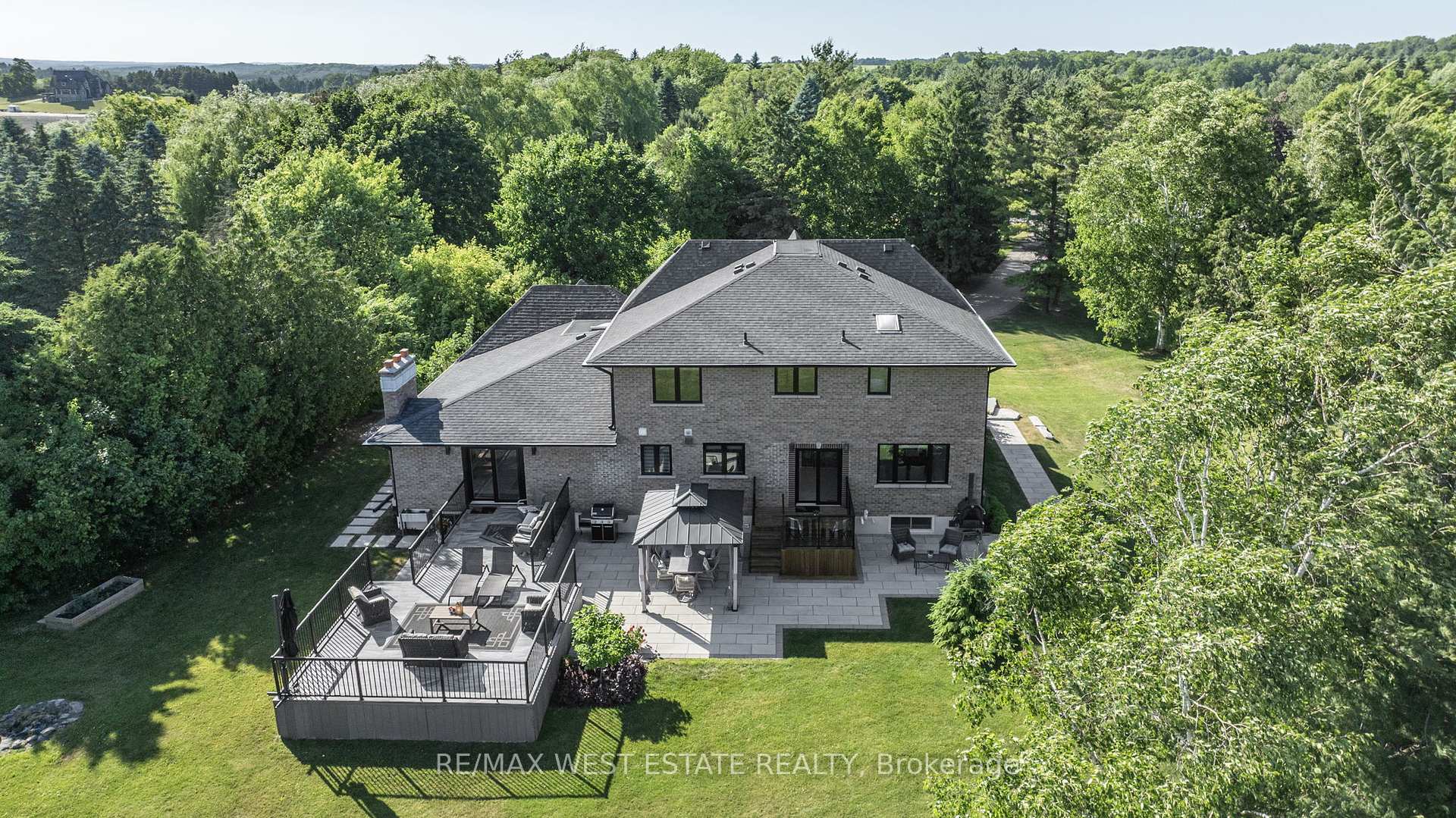 Photo 36 of 9 Walton Drive, Caledon, Palgrave — HOMEH