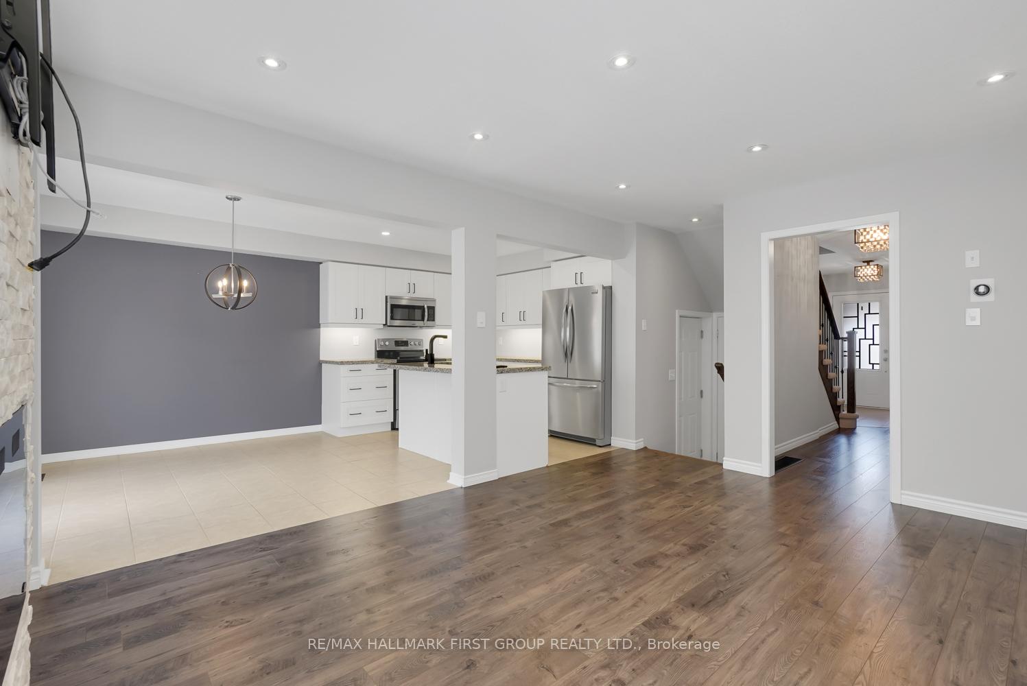 Photo 3 of 60 Ray Richards Street, Clarington, Bowmanville — HOMEH