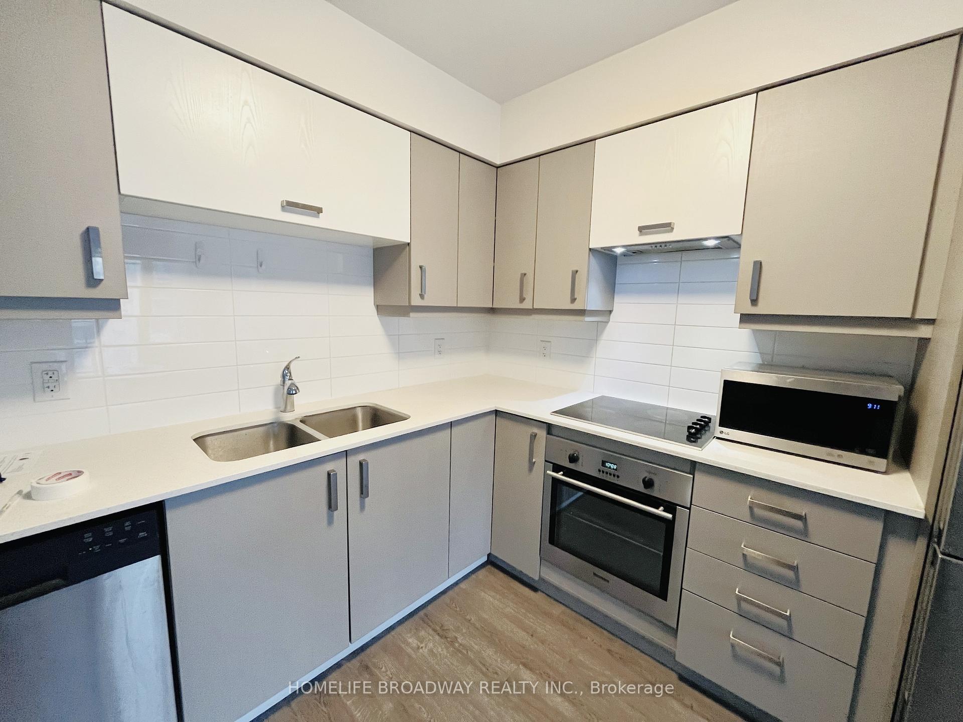 Photo 2 of Unit 605, 18 Uptown Drive, Markham, Unionville — HOMEH
