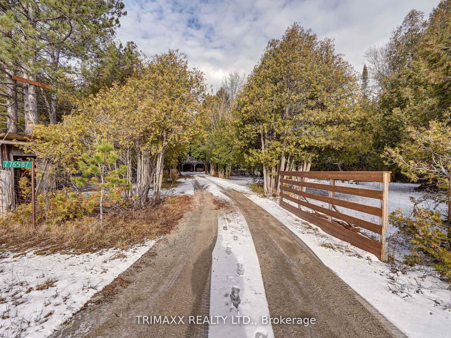 Photo 6 of 776587 Highway 10, Chatsworth — HOMEH