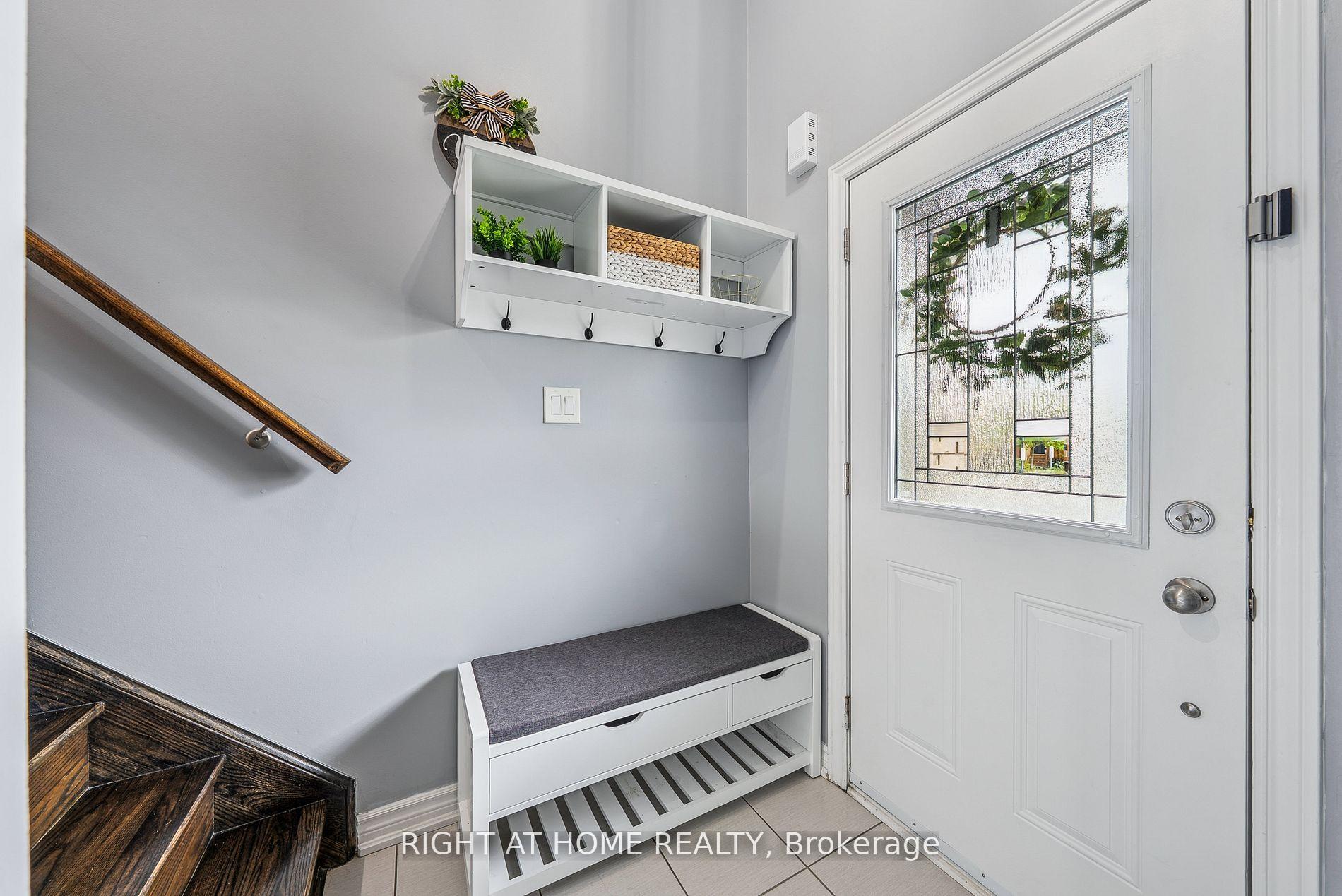 Photo 3 of 453 Mapleton Avenue, Barrie, Ardagh — HOMEH