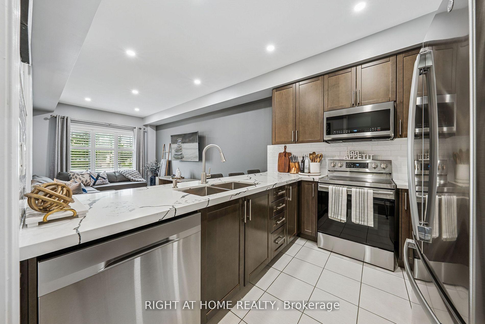 Photo 5 of 453 Mapleton Avenue, Barrie, Ardagh — HOMEH