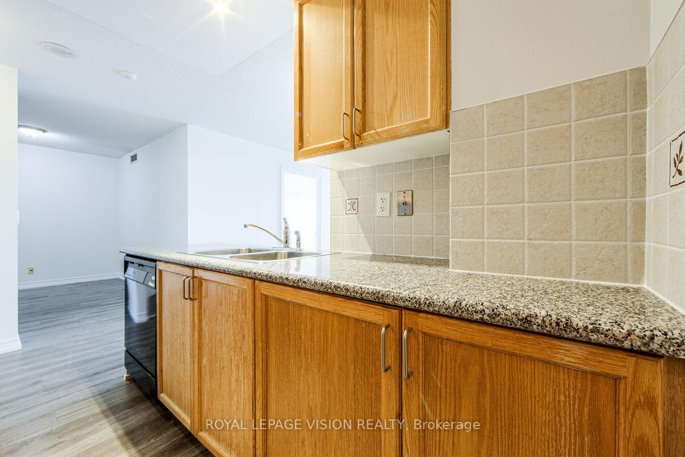 Photo 10 of Unit 1020, 33 Cox Boulevard, Markham, Unionville — HOMEH