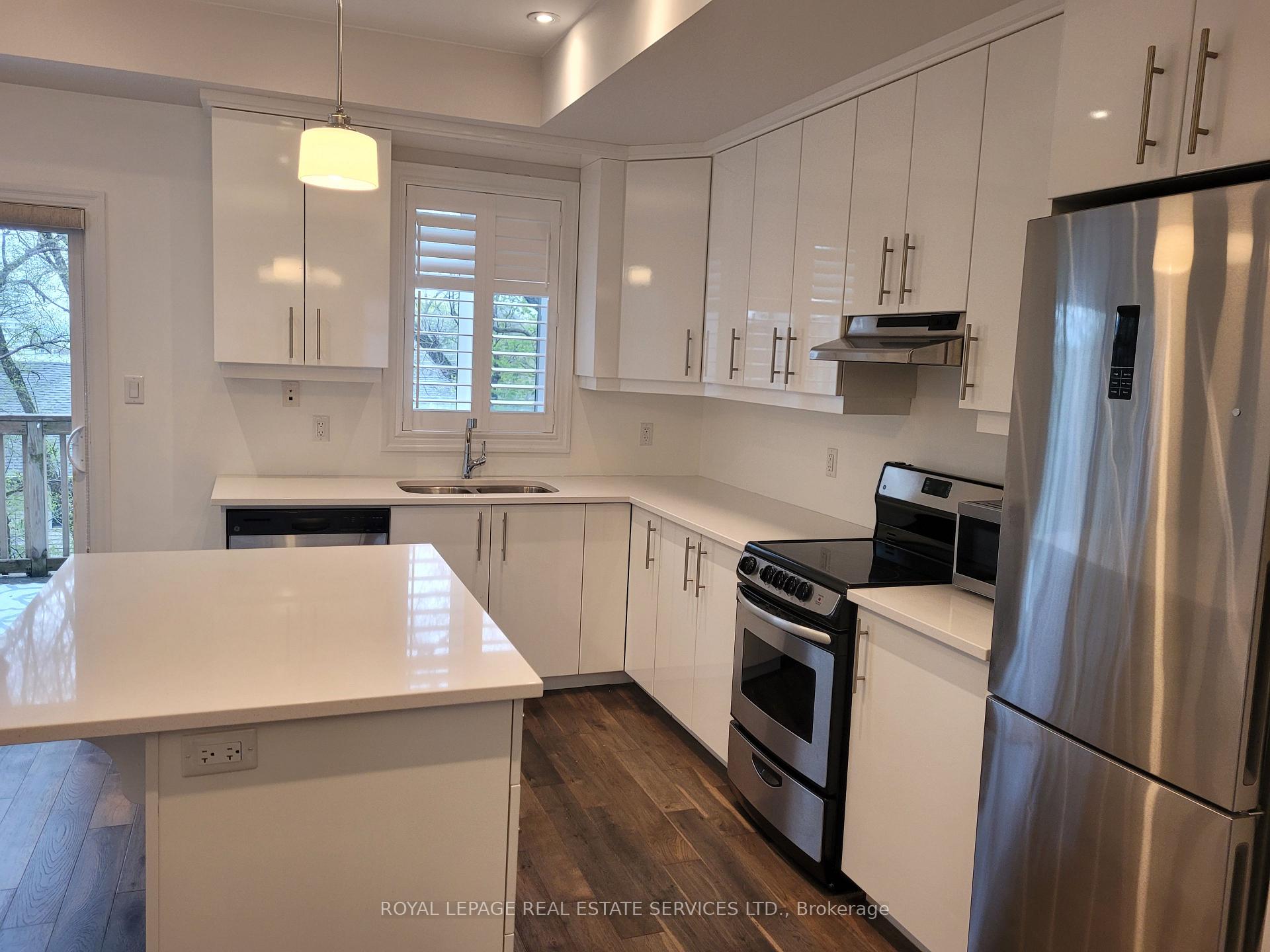 Front of Unit 38, 70 Plains Road W