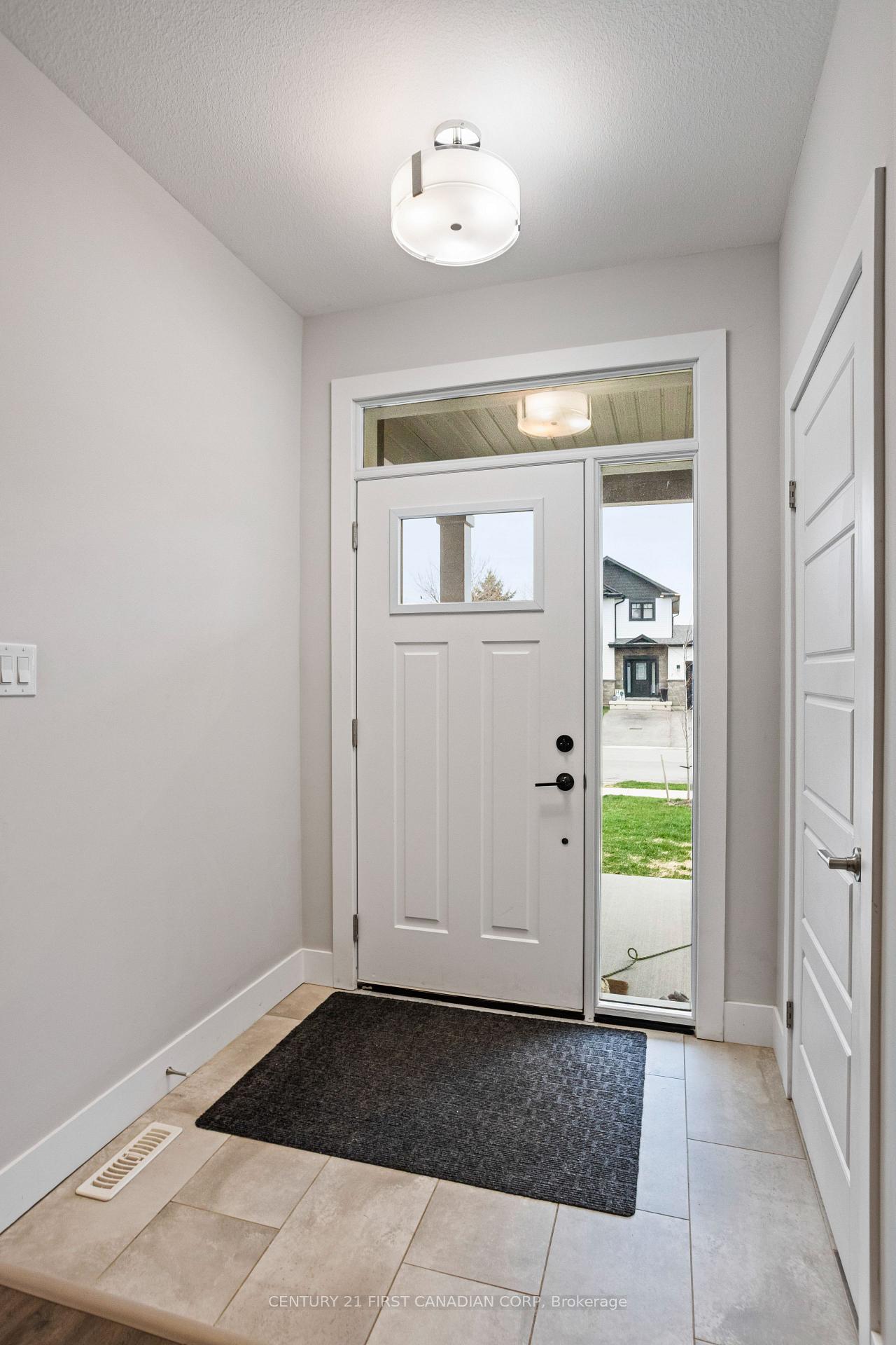 Photo 5 of 1 Helen Court, Central Elgin, Belmont — HOMEH