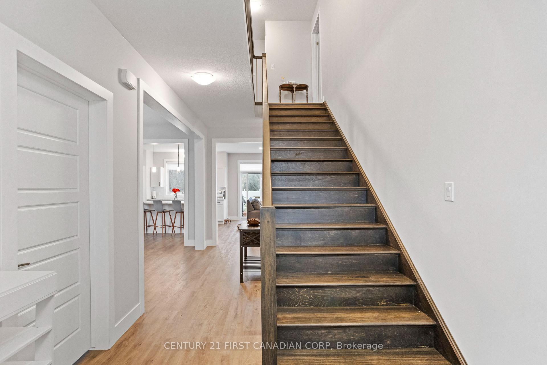 Photo 6 of 1 Helen Court, Central Elgin, Belmont — HOMEH