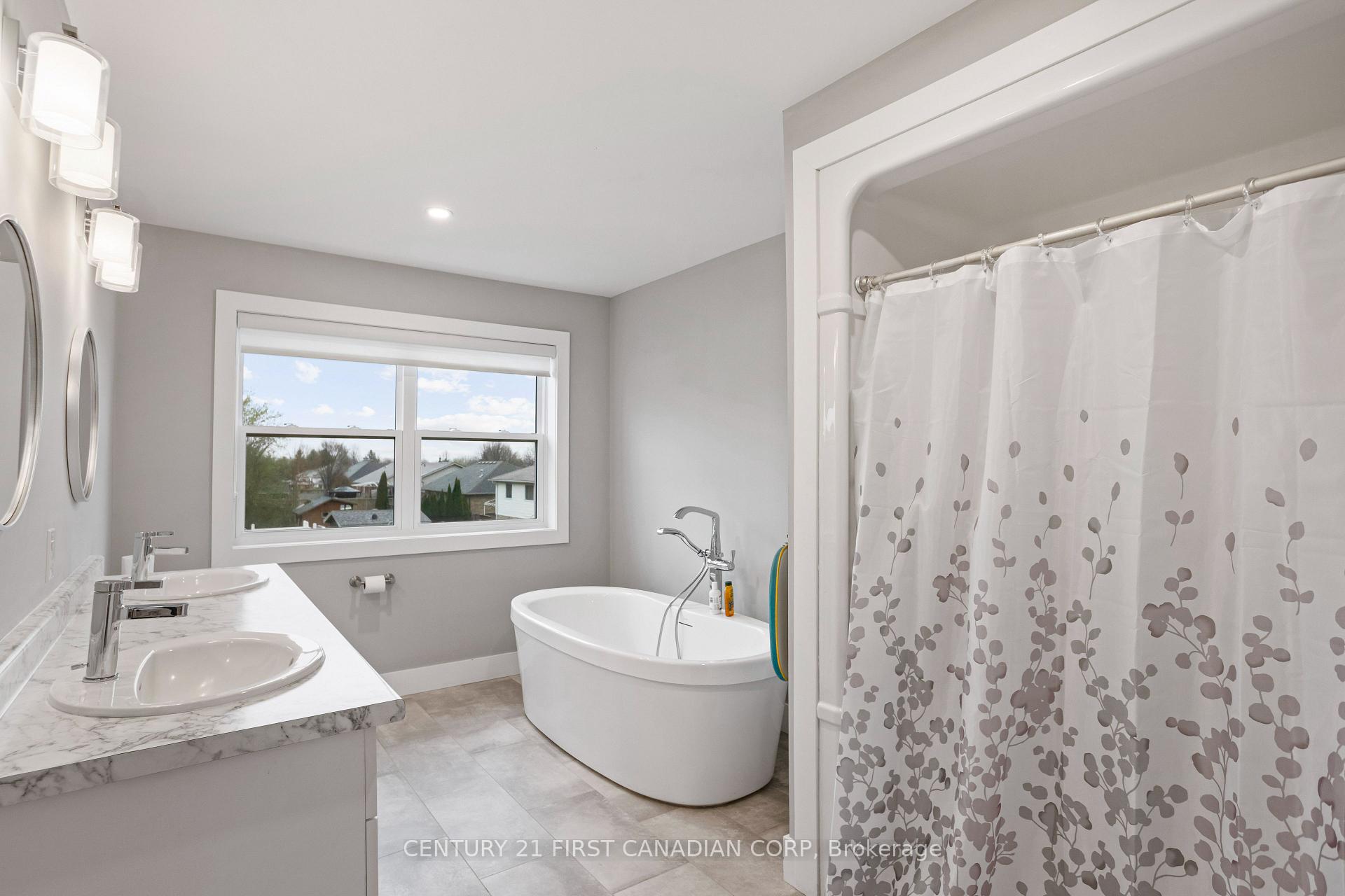 Photo 25 of 1 Helen Court, Central Elgin, Belmont — HOMEH