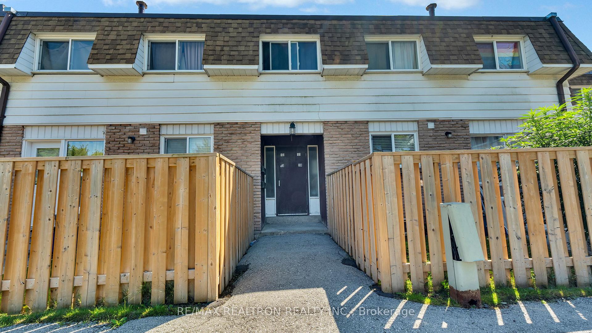 Photo 2 of Unit 11-Main, 730 Cedar Street, Oshawa, Lakeview — HOMEH