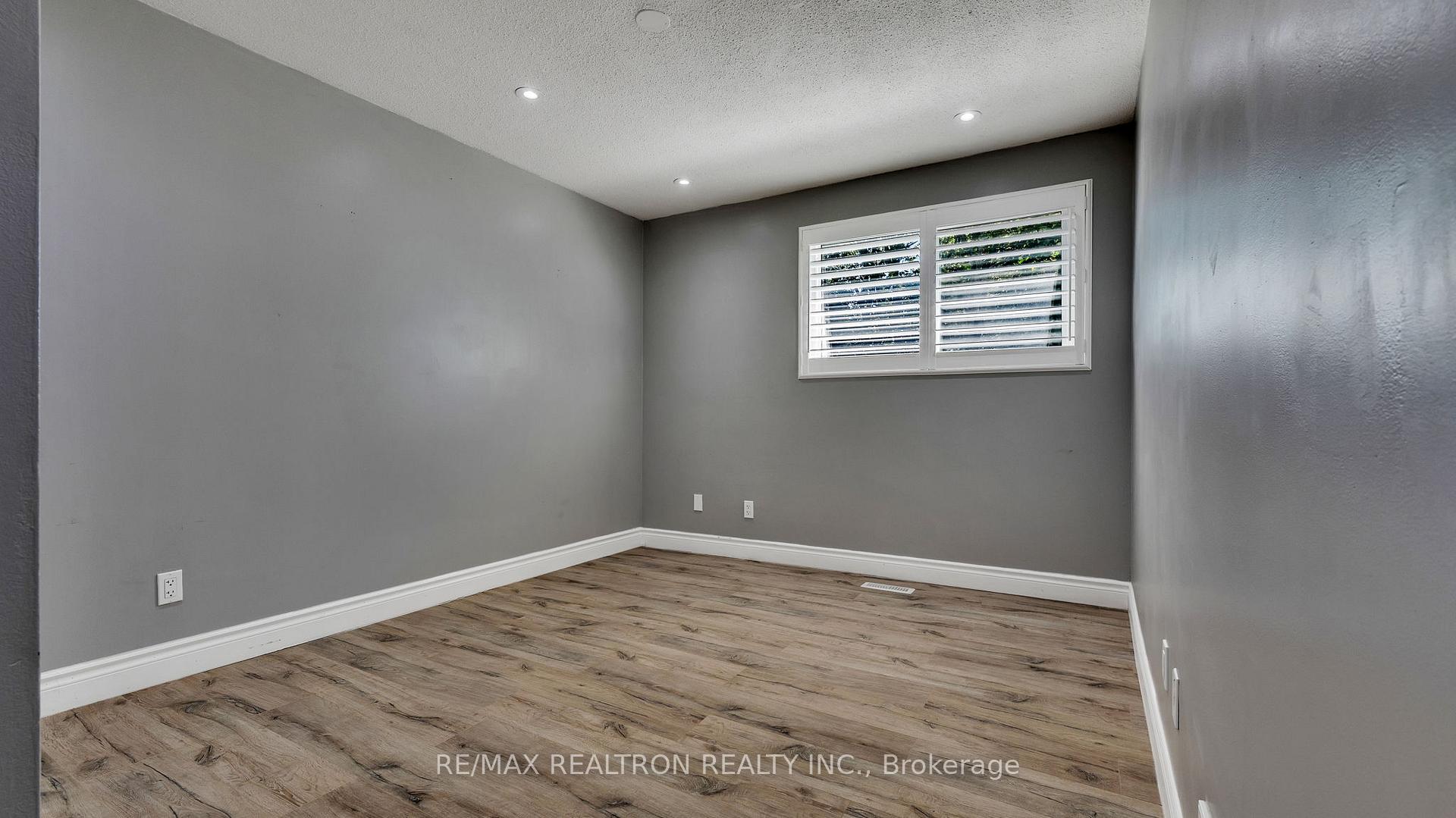 Photo 12 of Unit 11-Main, 730 Cedar Street, Oshawa, Lakeview — HOMEH