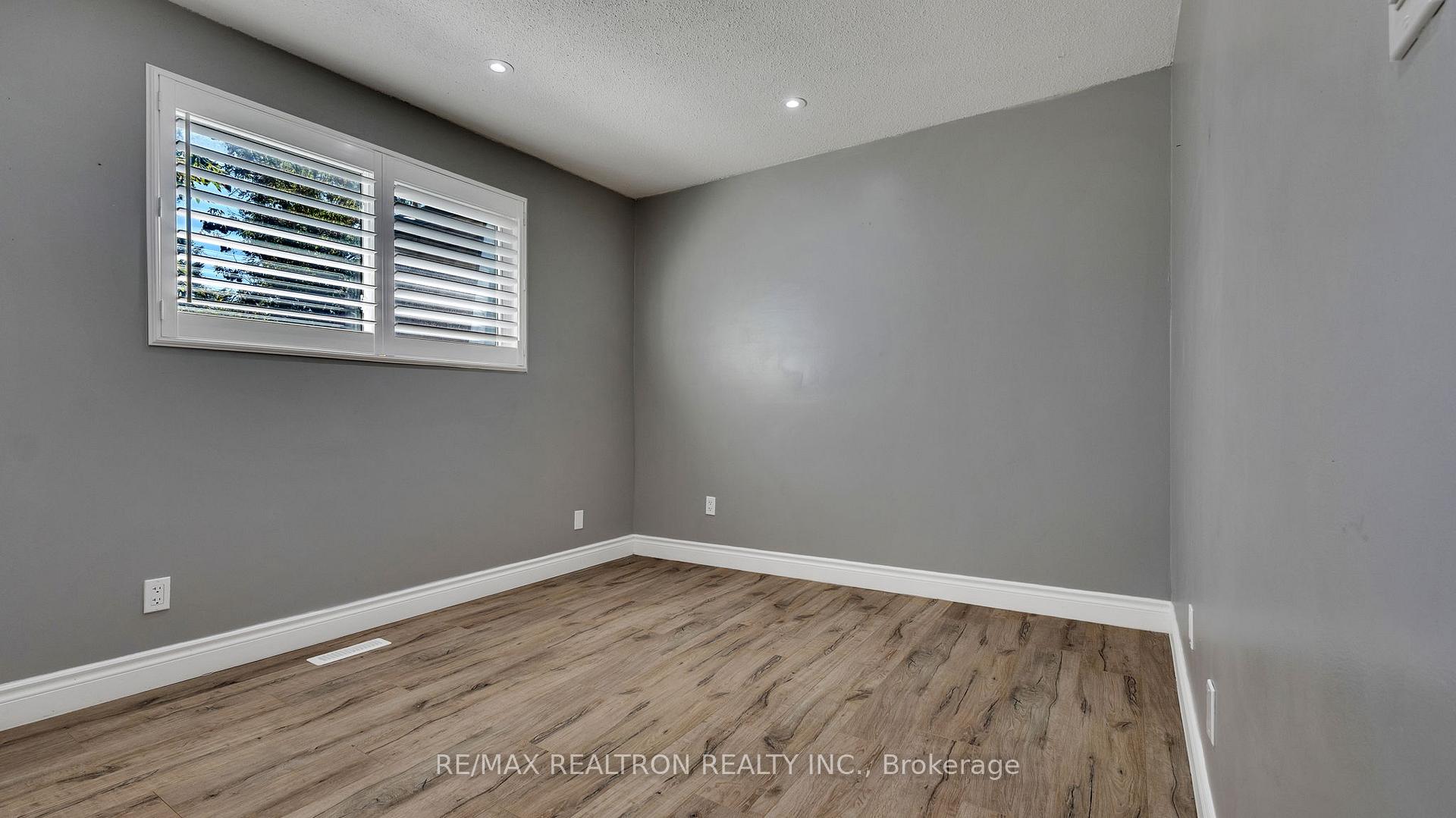 Photo 14 of Unit 11-Main, 730 Cedar Street, Oshawa, Lakeview — HOMEH