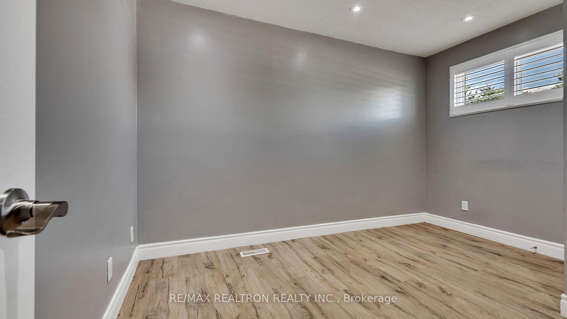 Photo 15 of Unit 11-Main, 730 Cedar Street, Oshawa, Lakeview — HOMEH