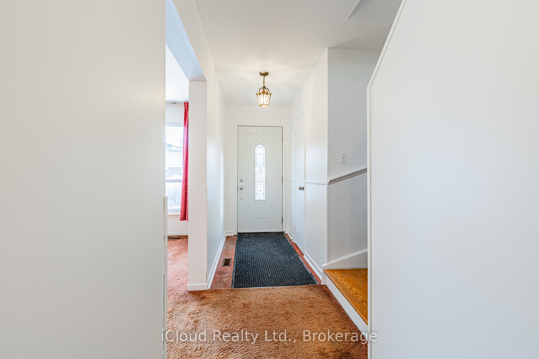 Photo 4 of 331 Archdekin Drive, Brampton, Madoc — HOMEH