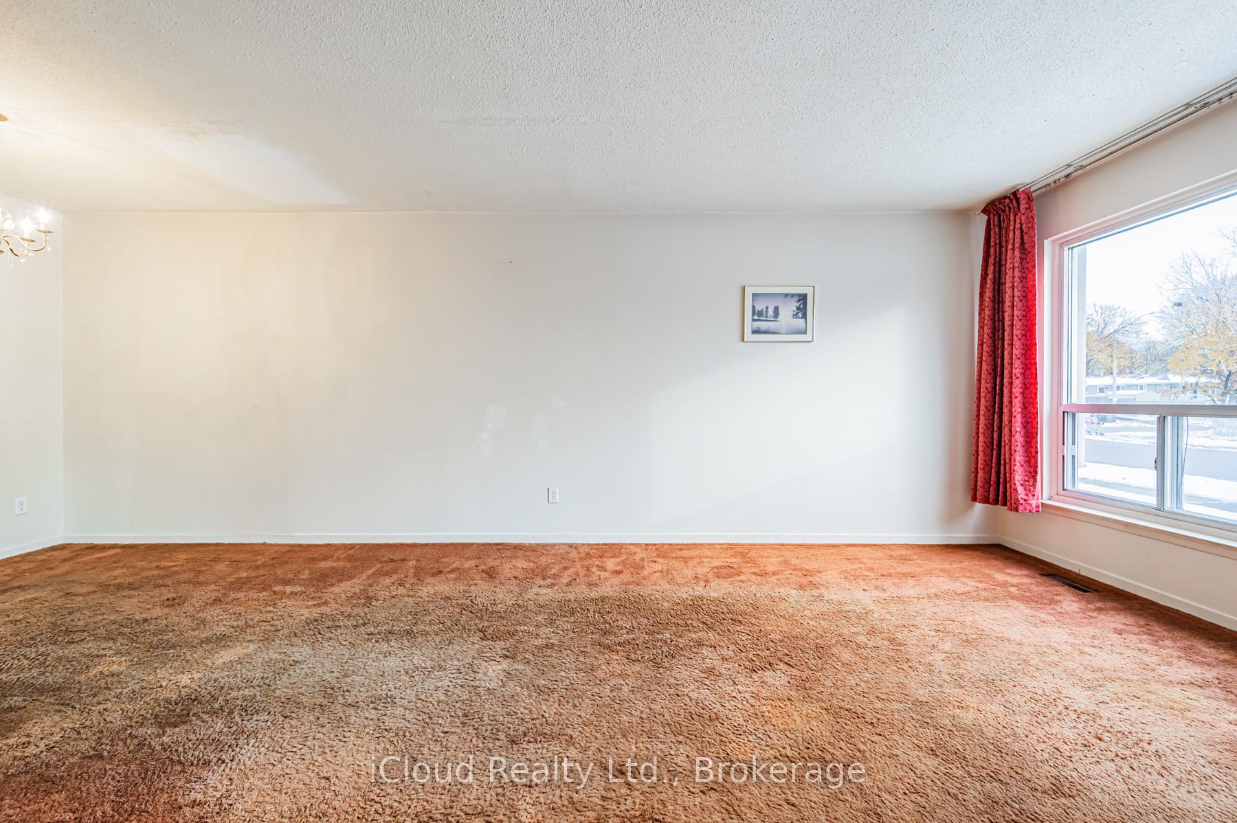Photo 6 of 331 Archdekin Drive, Brampton, Madoc — HOMEH