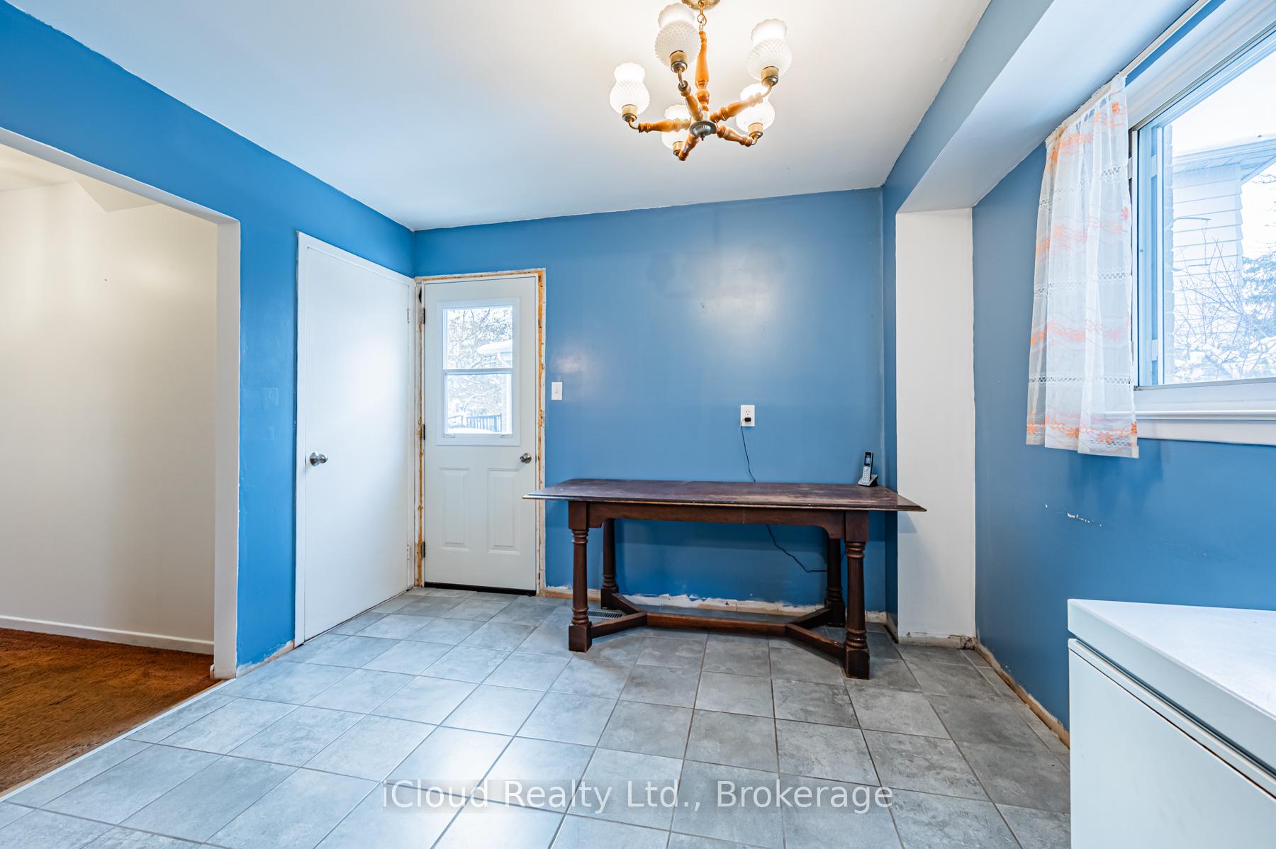 Photo 15 of 331 Archdekin Drive, Brampton, Madoc — HOMEH