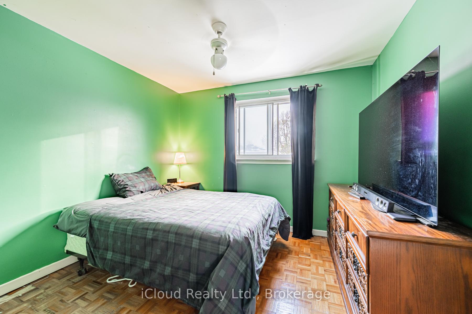 Photo 27 of 331 Archdekin Drive, Brampton, Madoc — HOMEH
