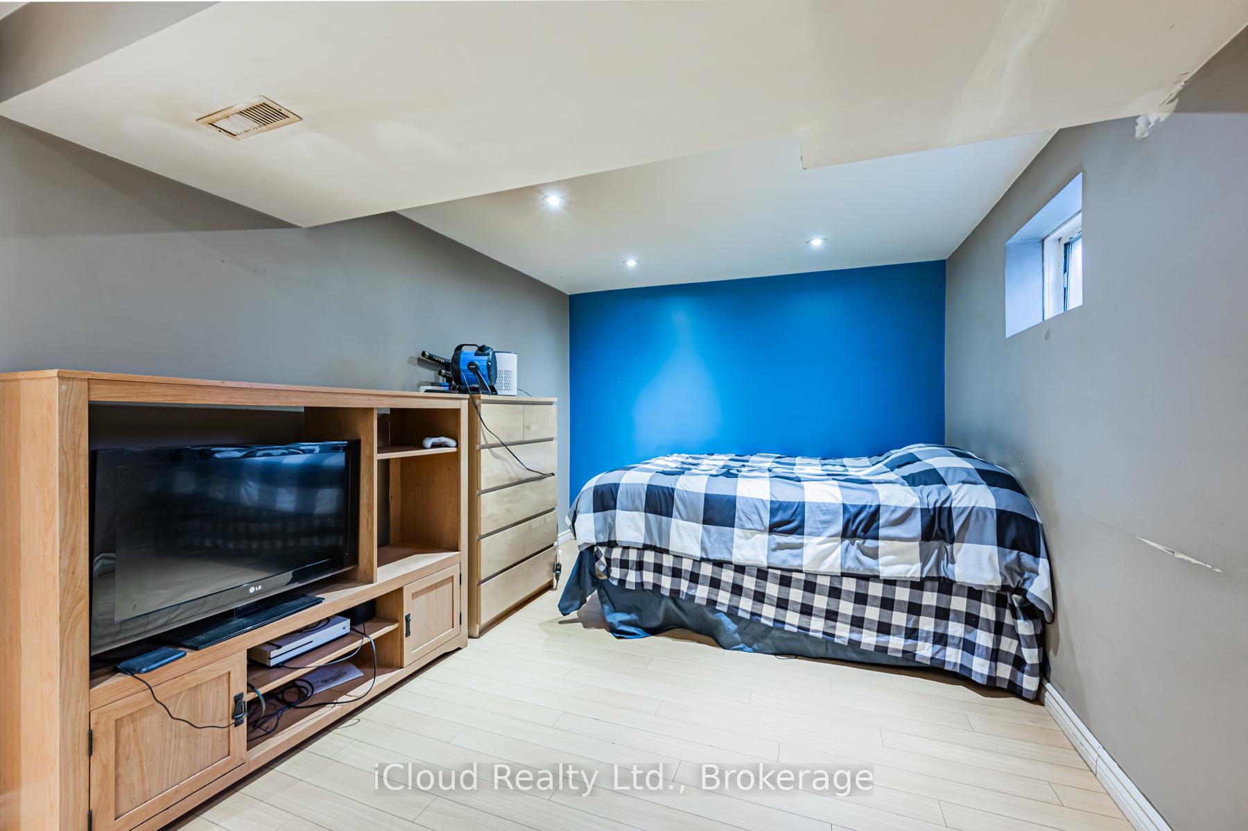 Photo 31 of 331 Archdekin Drive, Brampton, Madoc — HOMEH