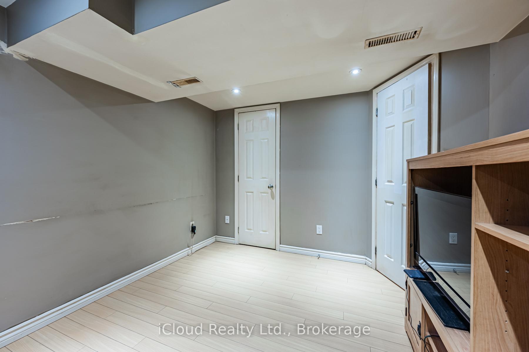 Photo 32 of 331 Archdekin Drive, Brampton, Madoc — HOMEH