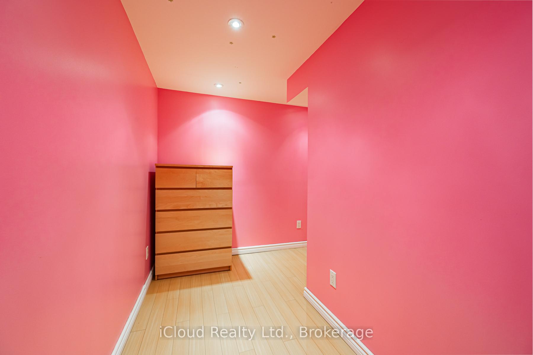 Photo 35 of 331 Archdekin Drive, Brampton, Madoc — HOMEH