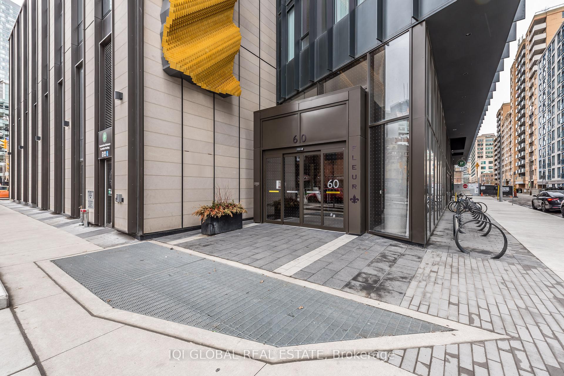 Front of Unit 910, 60 Shuter Street