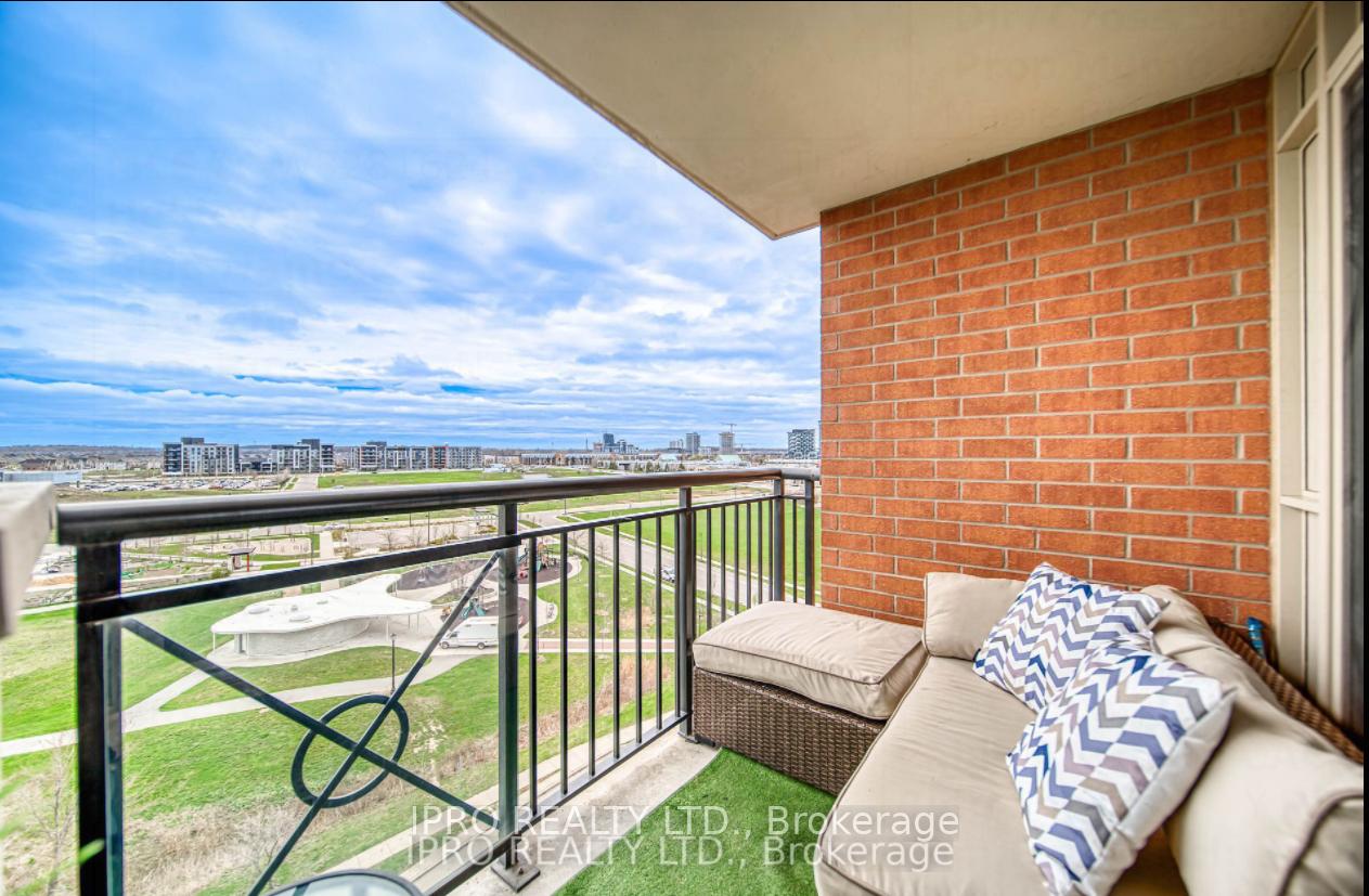 Front of Unit 902, 2365 Central Park Drive