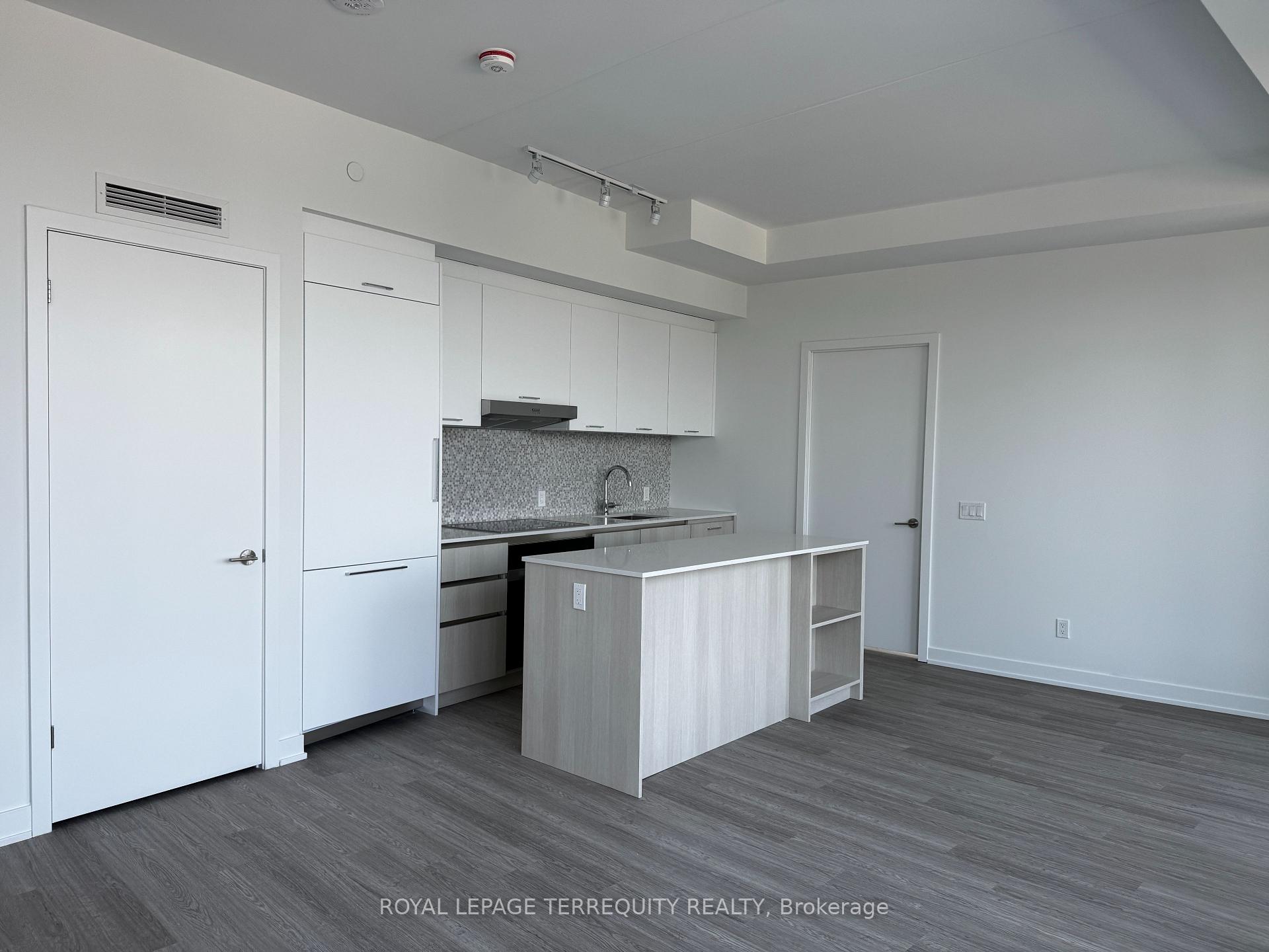 Photo 2 of Unit 527, 8188 Yonge Street, Vaughan, Uplands — HOMEH