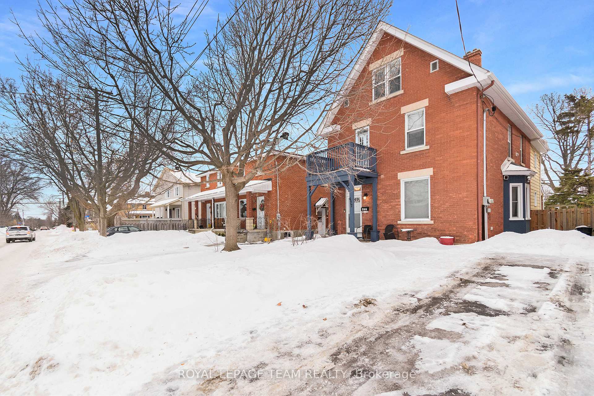 Photo 2 of Unit 2, 677 Roosevelt Avenue, Ottawa, Laurentianview — HOMEH