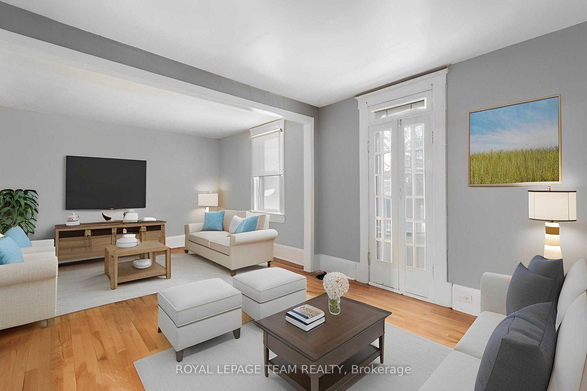 Photo 4 of Unit 2, 677 Roosevelt Avenue, Ottawa, Laurentianview — HOMEH