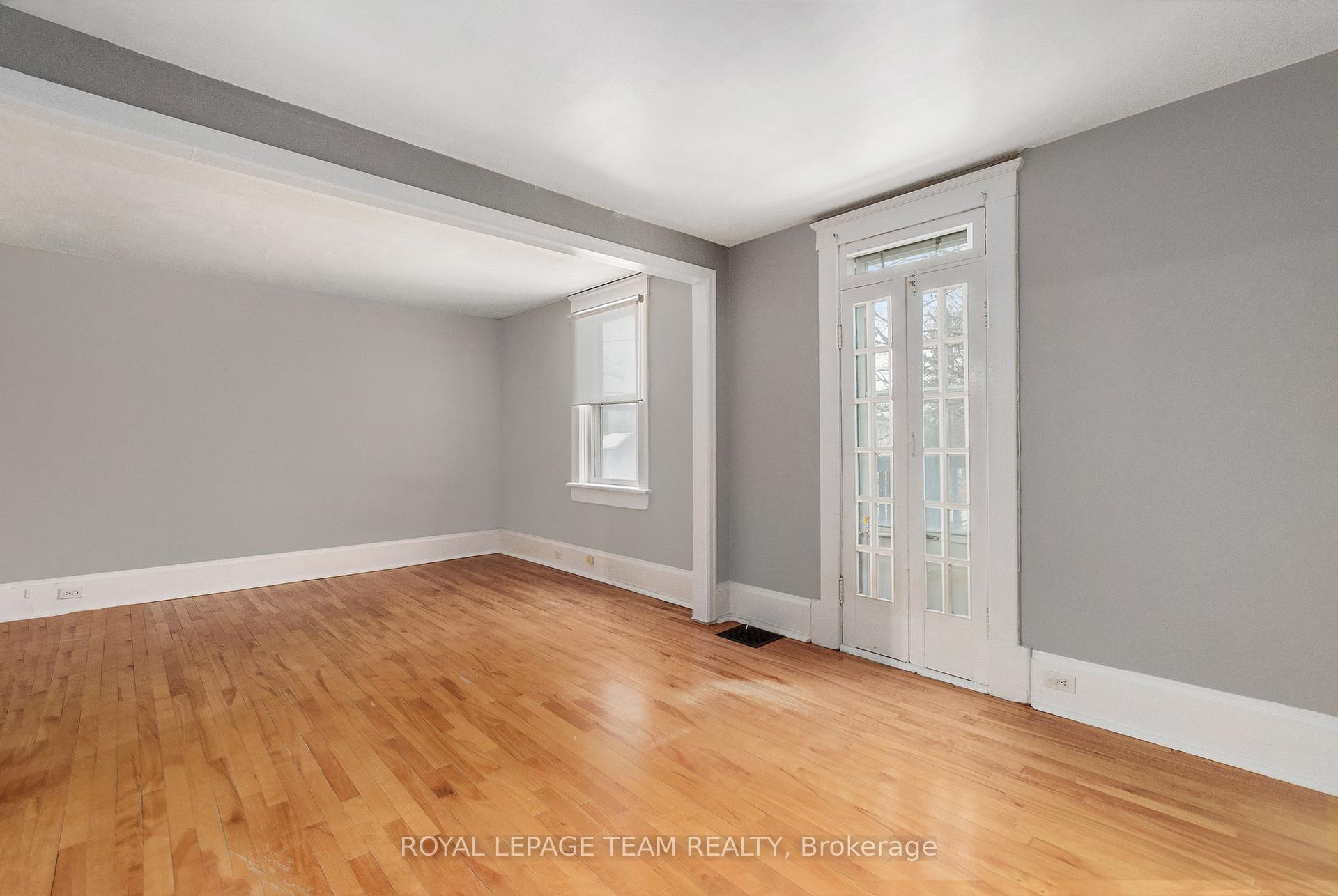 Photo 5 of Unit 2, 677 Roosevelt Avenue, Ottawa, Laurentianview — HOMEH