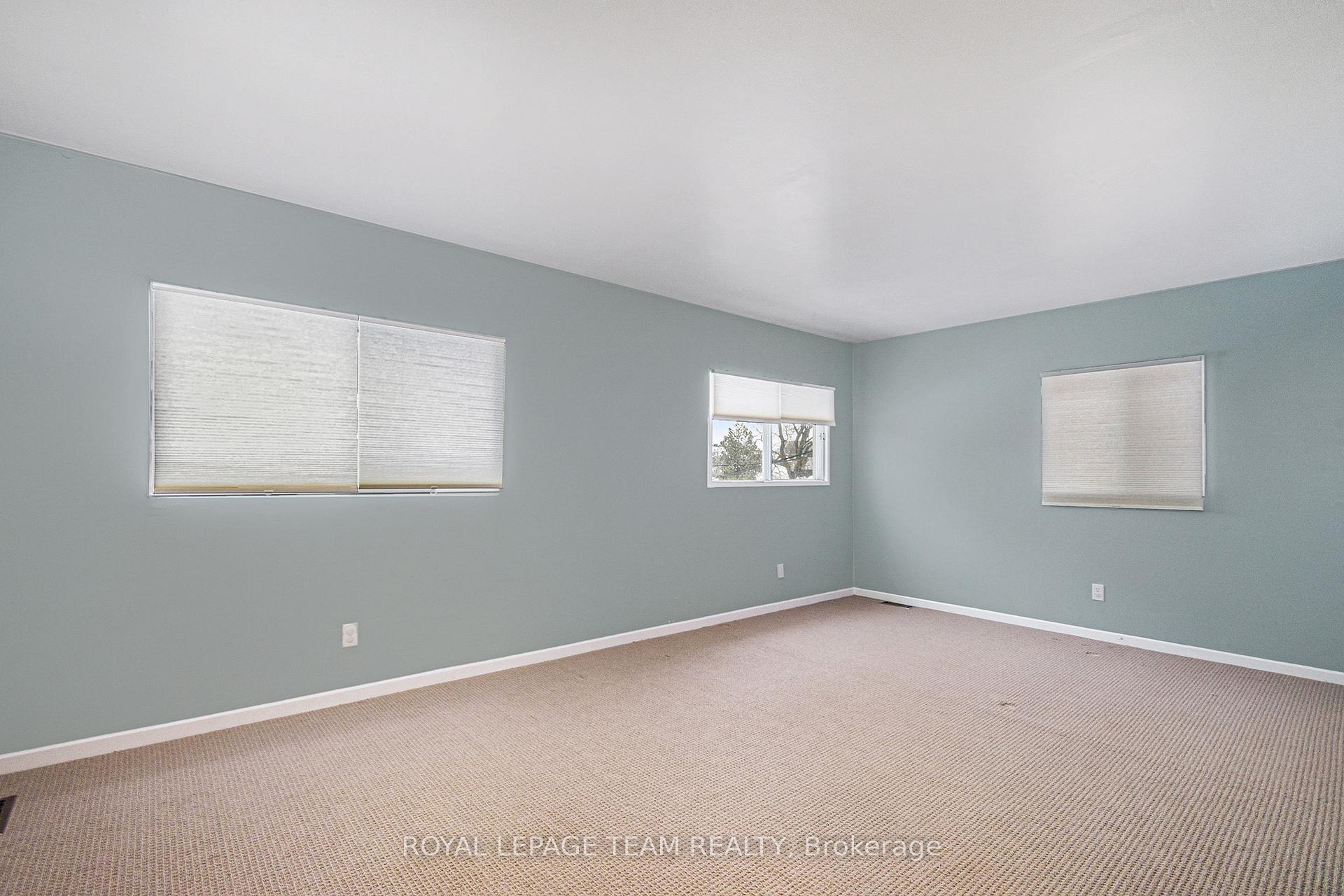 Photo 17 of Unit 2, 677 Roosevelt Avenue, Ottawa, Laurentianview — HOMEH