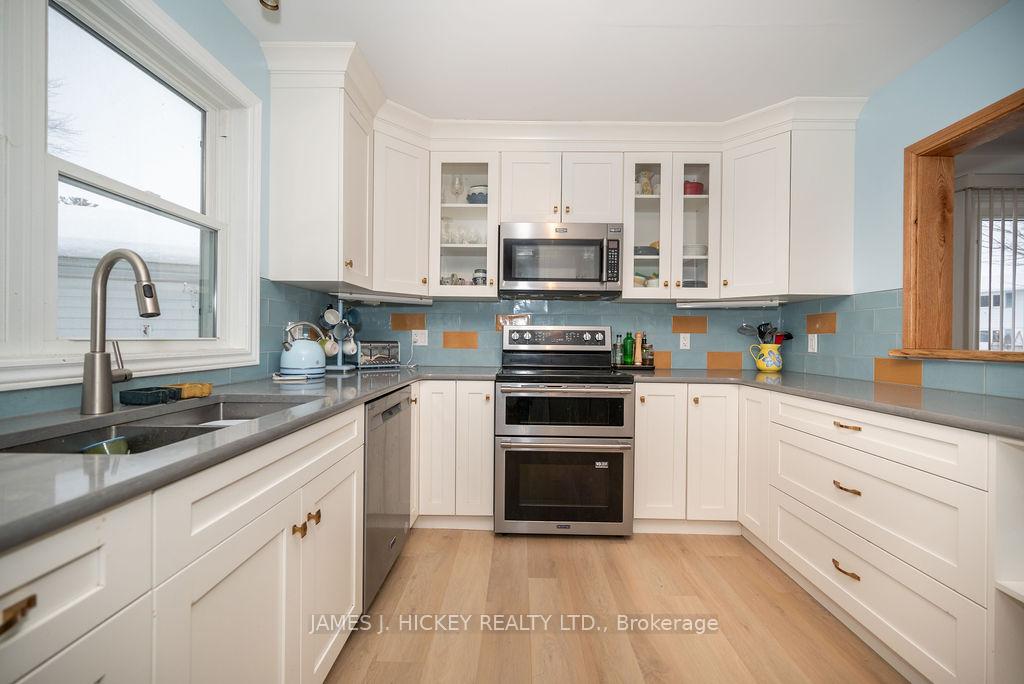 Photo 6 of 10 Frontenac Crescent, Deep River — HOMEH