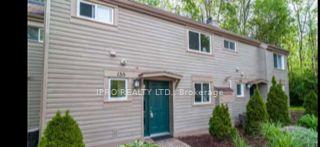 Front of Unit 135, 135 Escarpment Crescent W