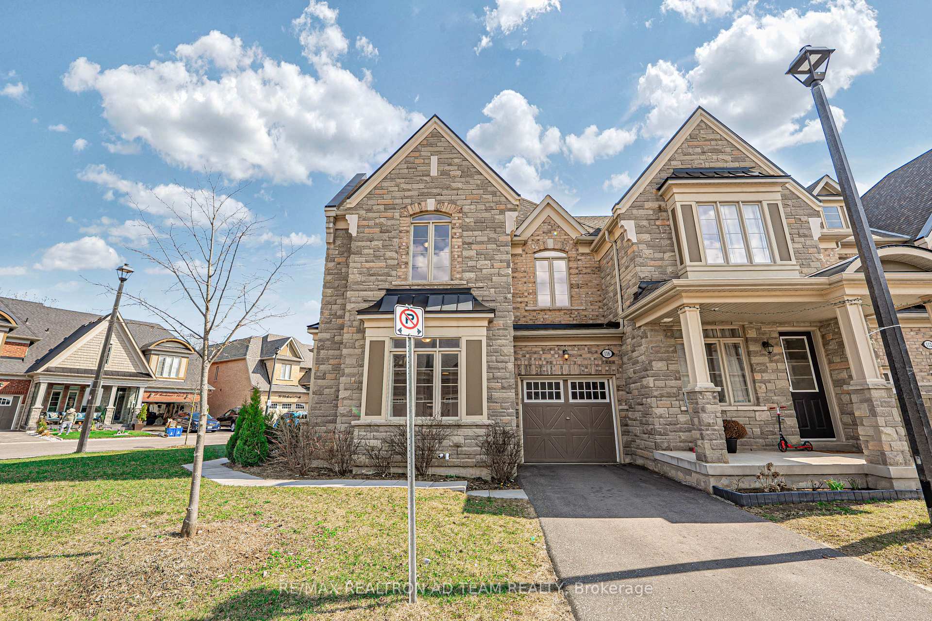 Photo 3 of 116 Workmen's Circle, Ajax, Northwest Ajax — HOMEH
