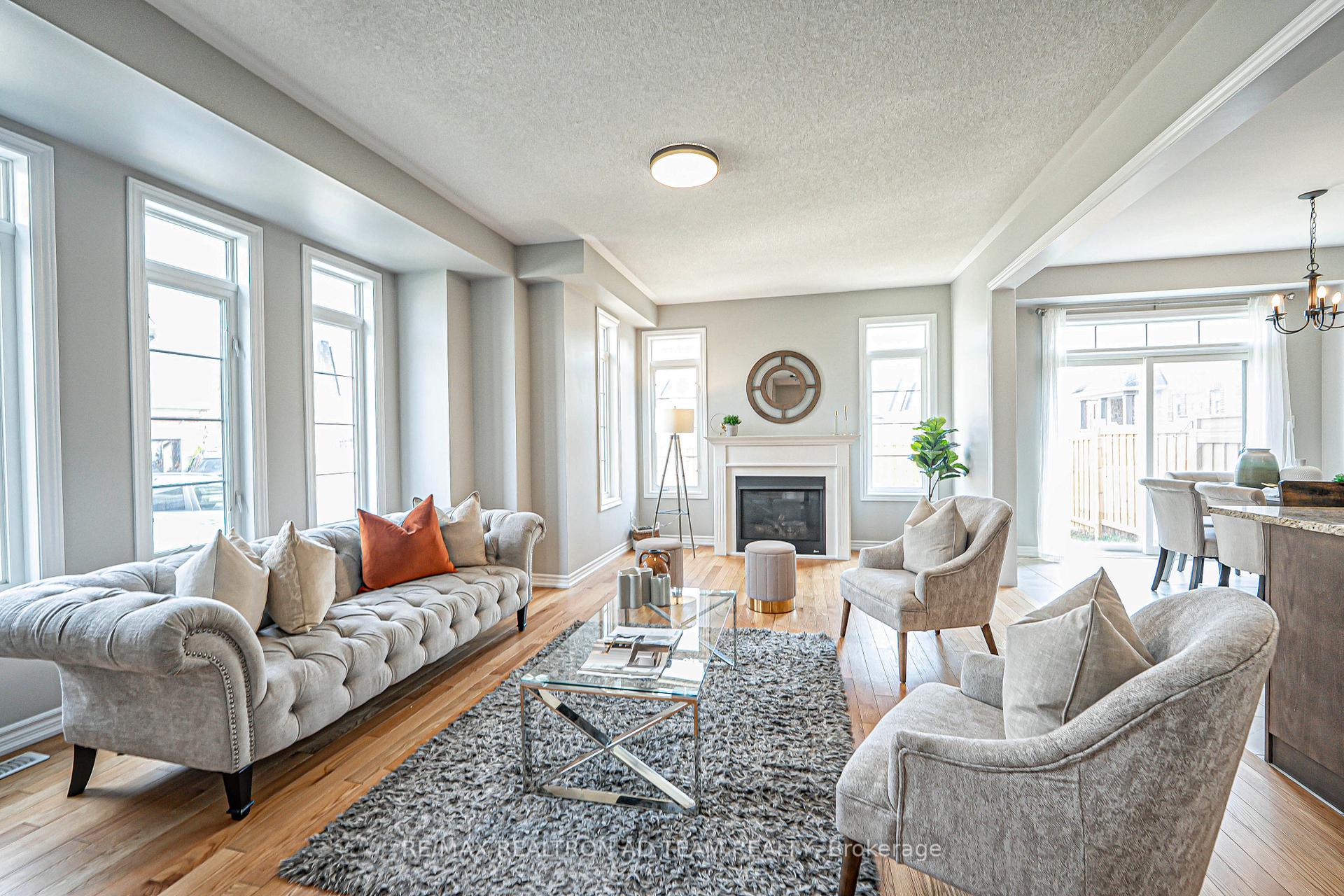 Photo 5 of 116 Workmen's Circle, Ajax, Northwest Ajax — HOMEH