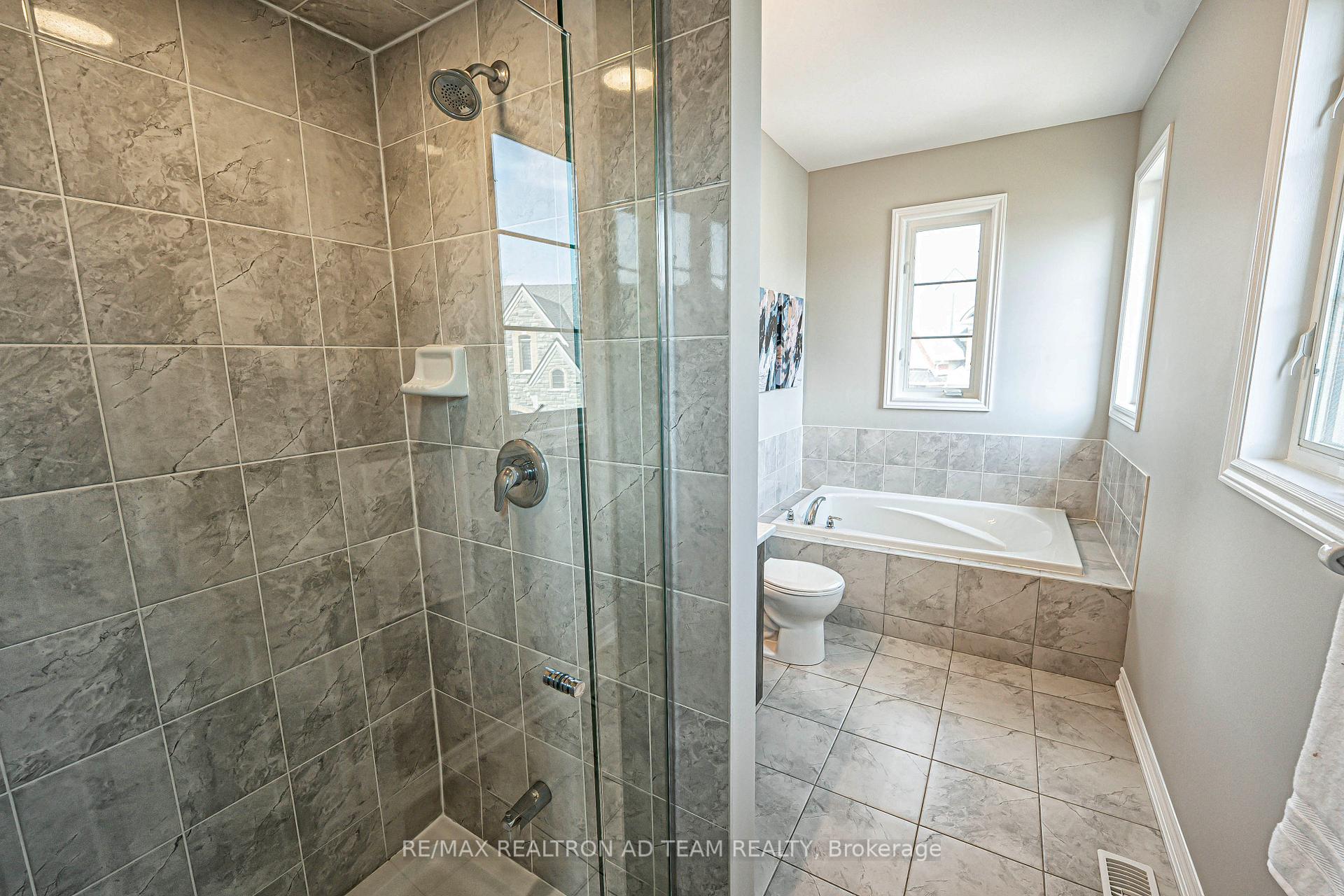 Photo 20 of 116 Workmen's Circle, Ajax, Northwest Ajax — HOMEH