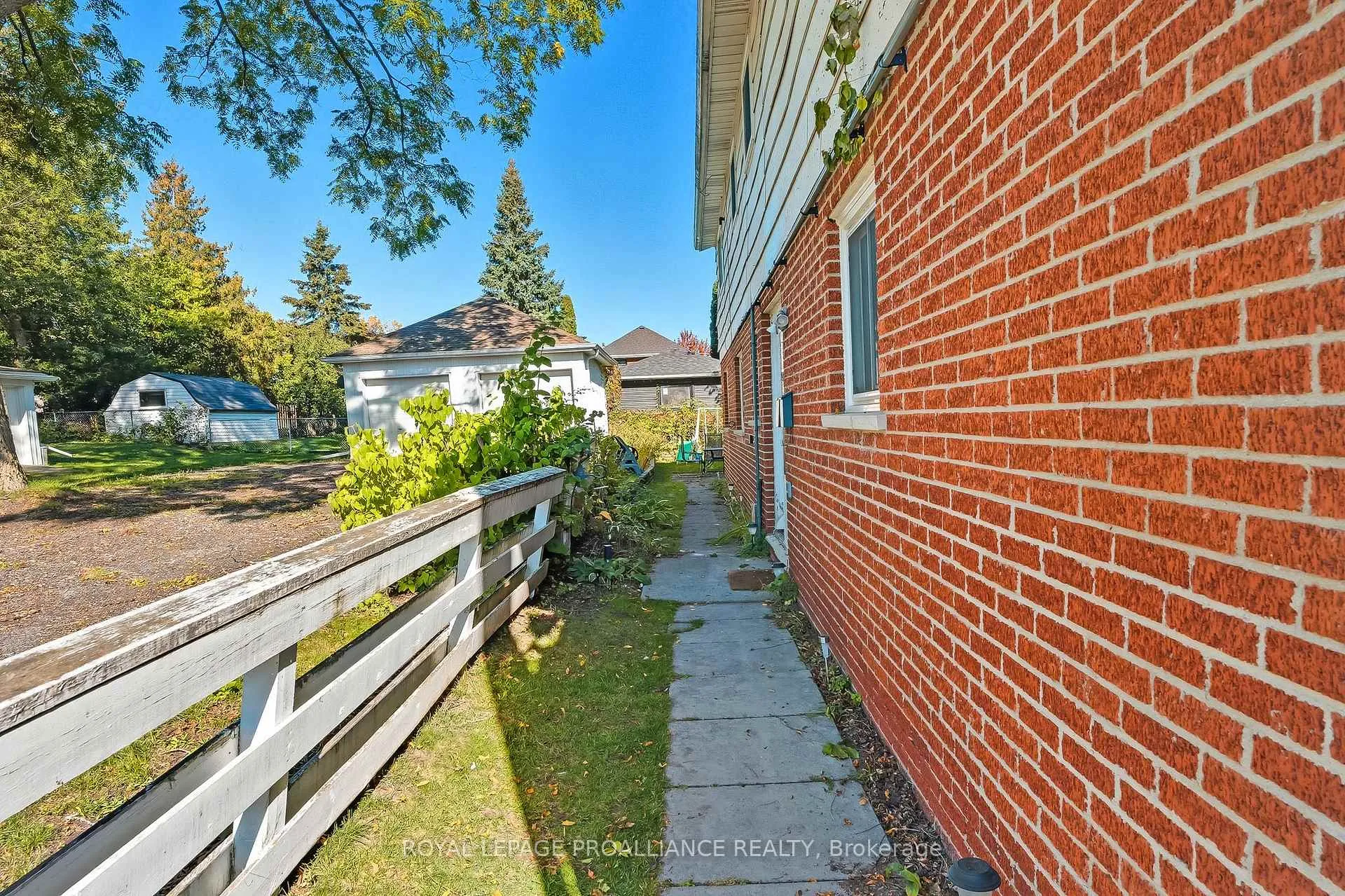 Photo 8 of 32 James Street W, Cobourg — HOMEH