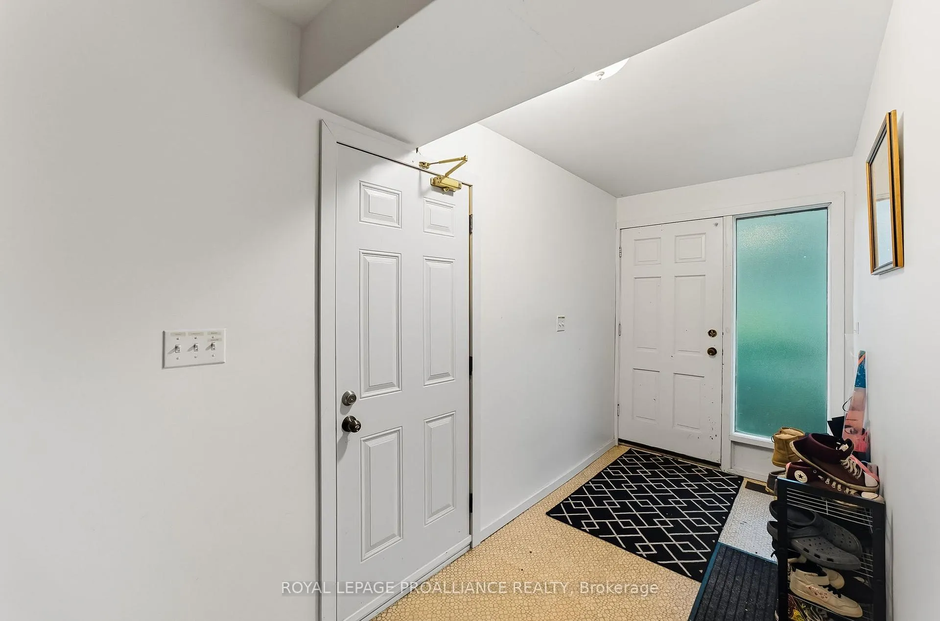 Photo 11 of 32 James Street W, Cobourg — HOMEH