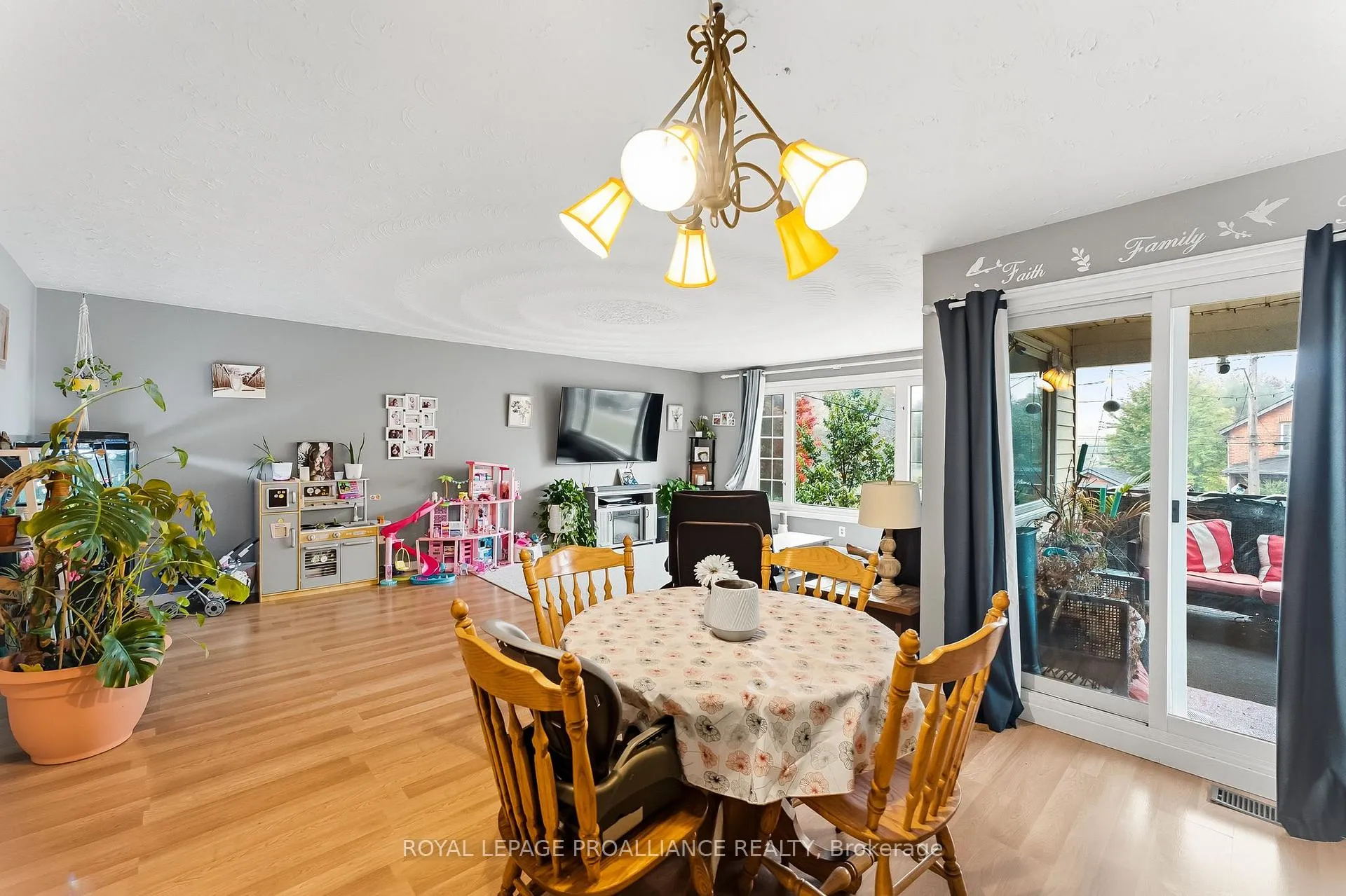Photo 31 of 32 James Street W, Cobourg — HOMEH