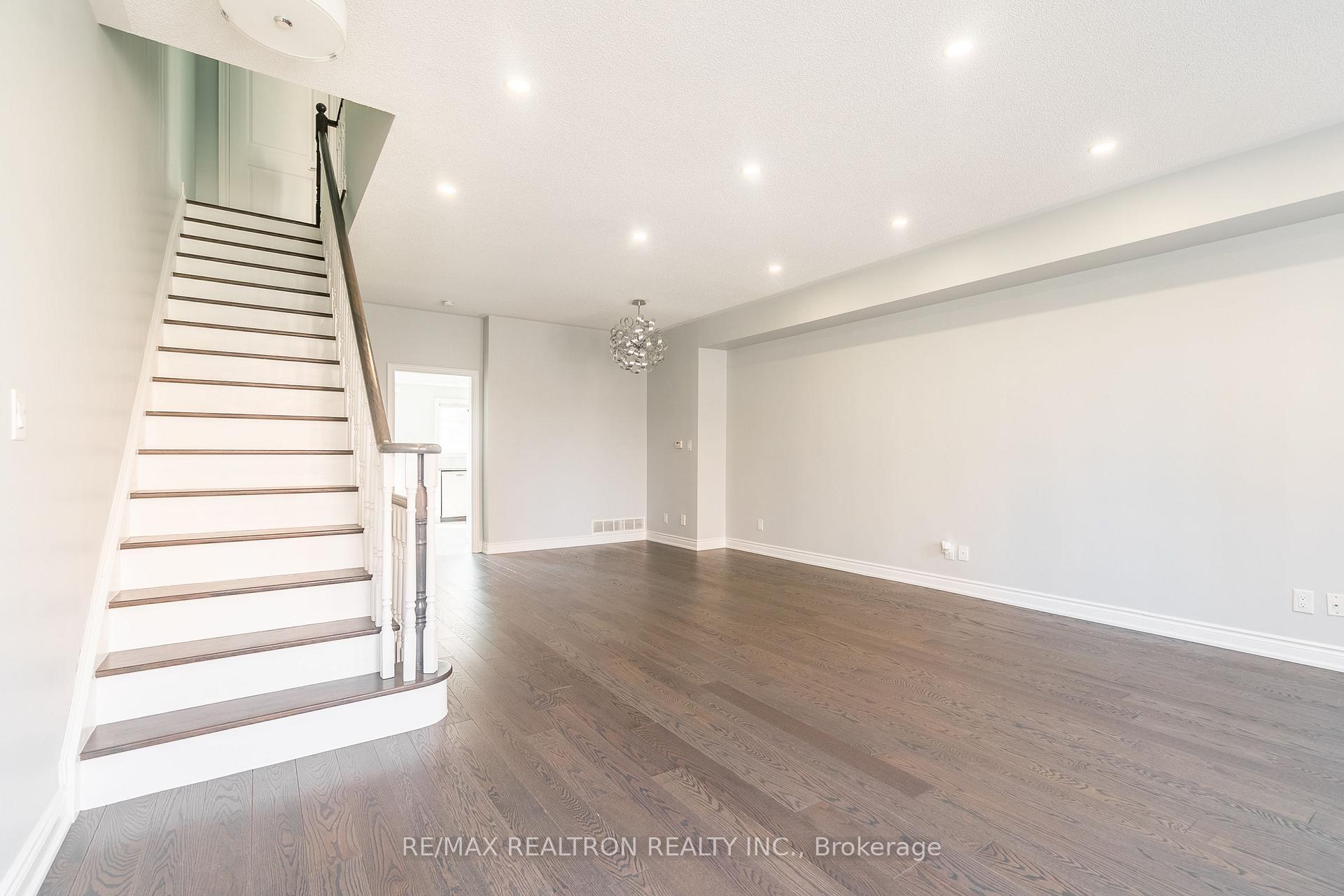 Photo 7 of 72 Times Avenue, Markham, Commerce Valley — HOMEH
