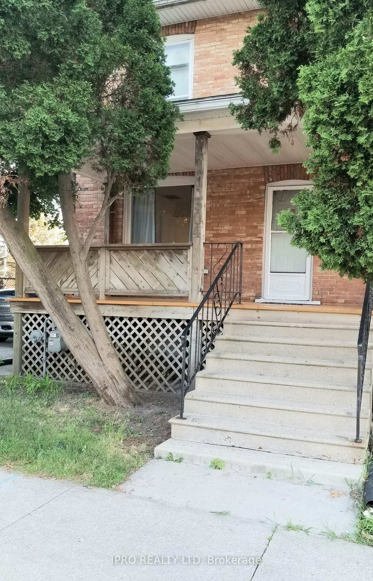 Photo 2 of 304 Queen Street, Chatham-Kent, Chatham — HOMEH